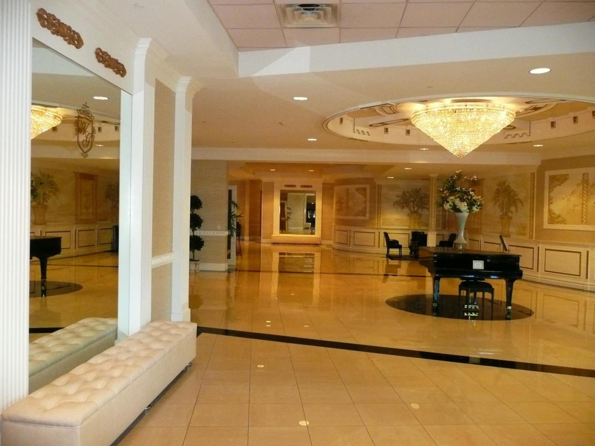 The Wilshire Grand Hotel photo 56