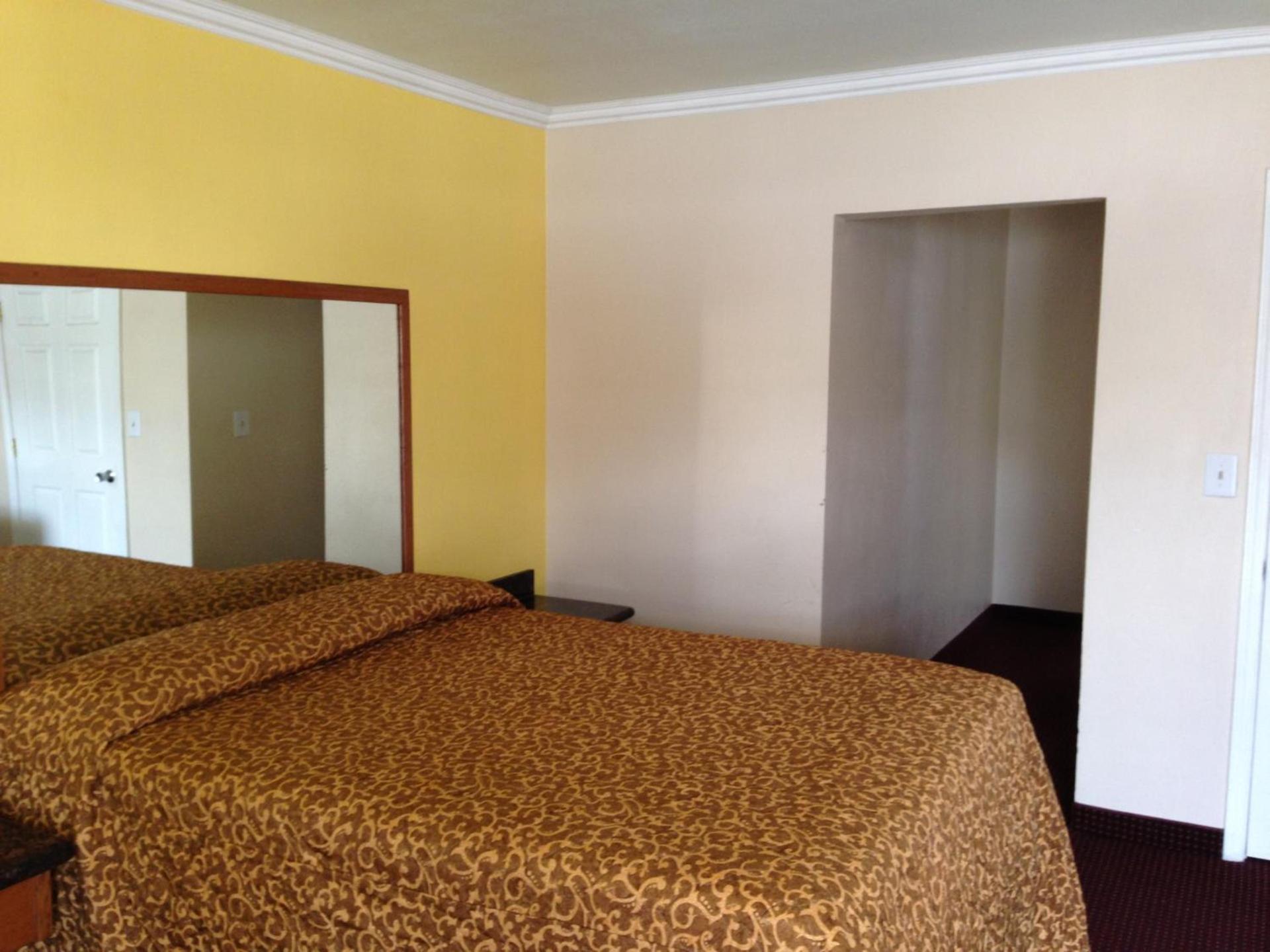 Value Inn photo 8