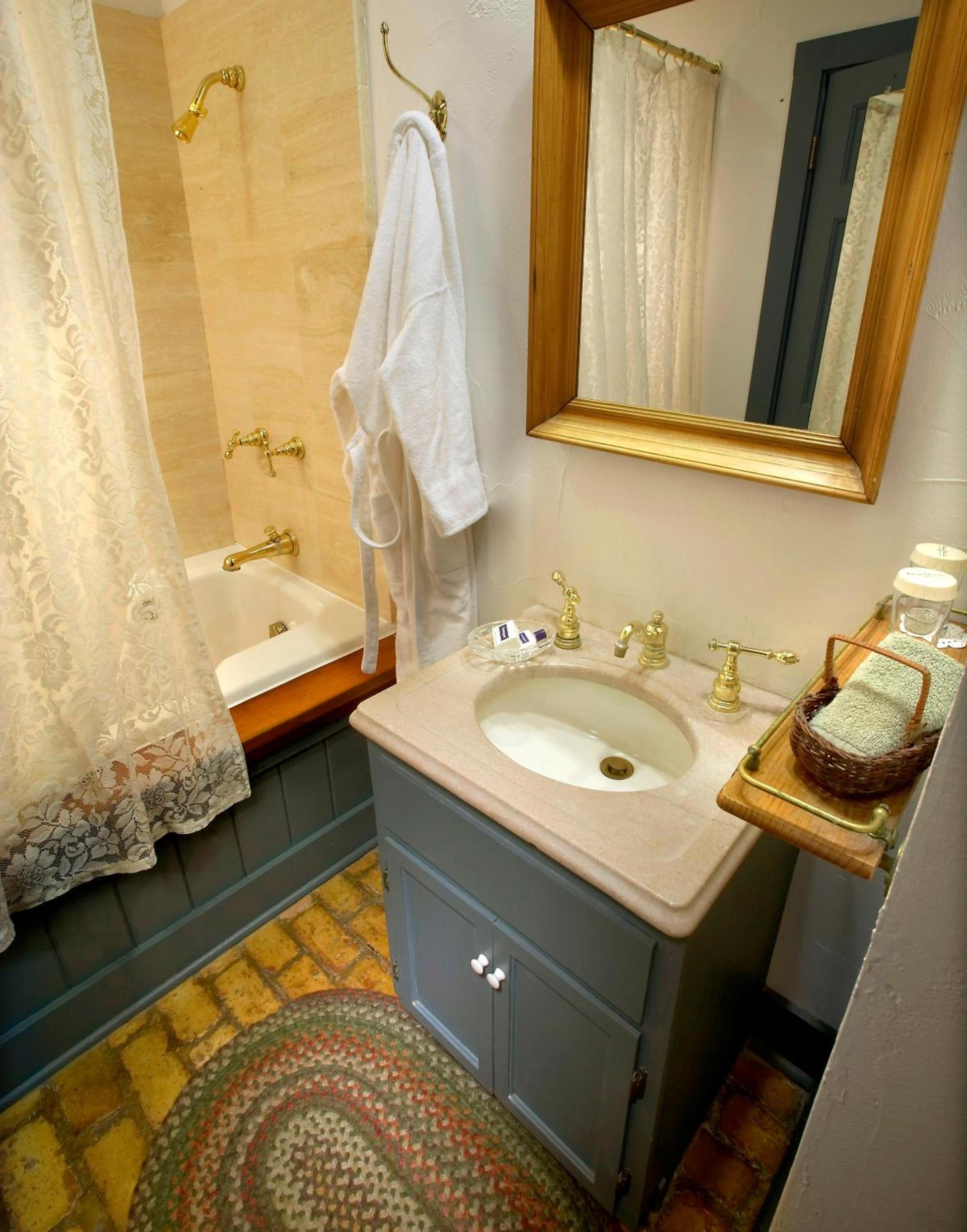 Washington House Inn photo 56