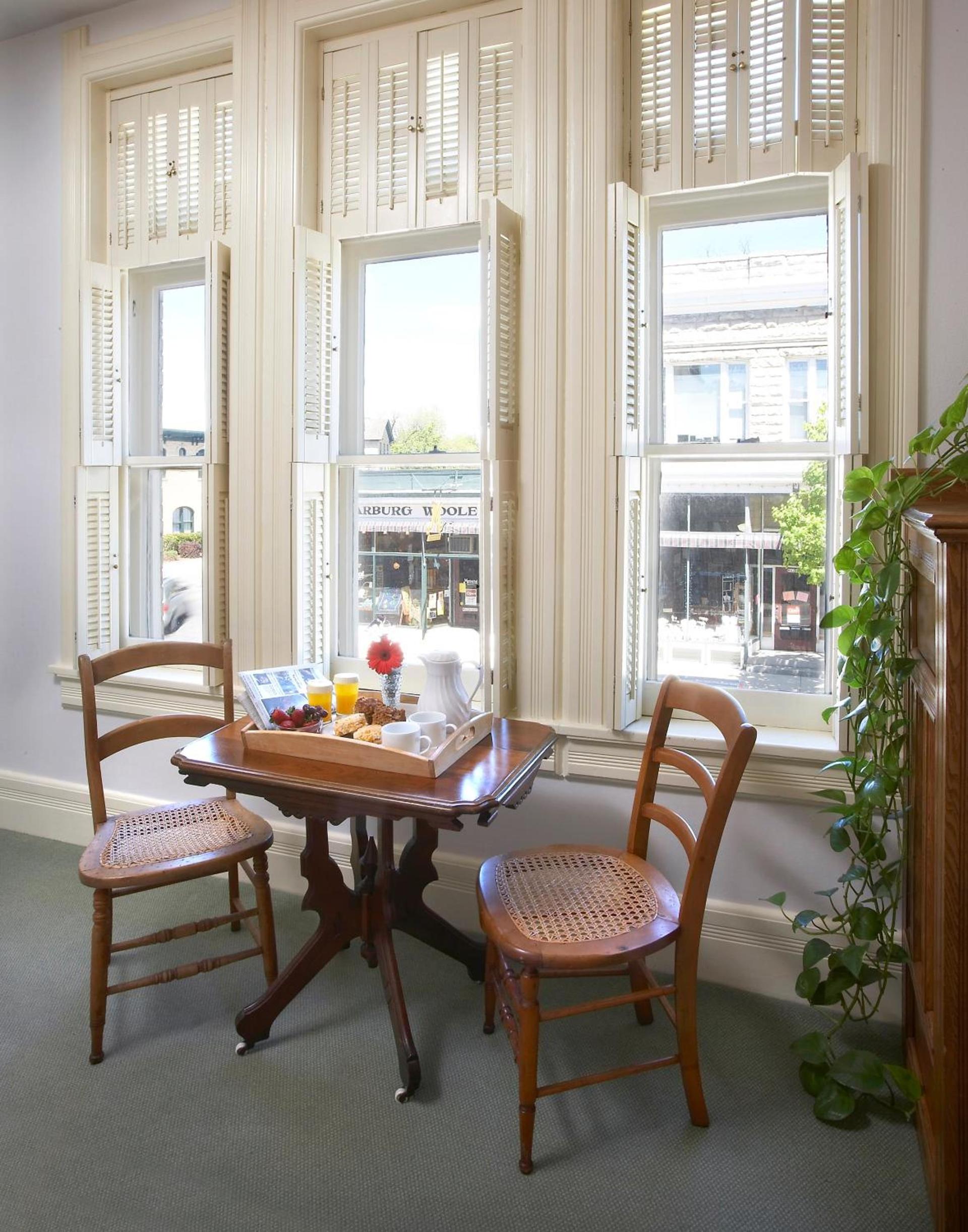 Washington House Inn photo 3