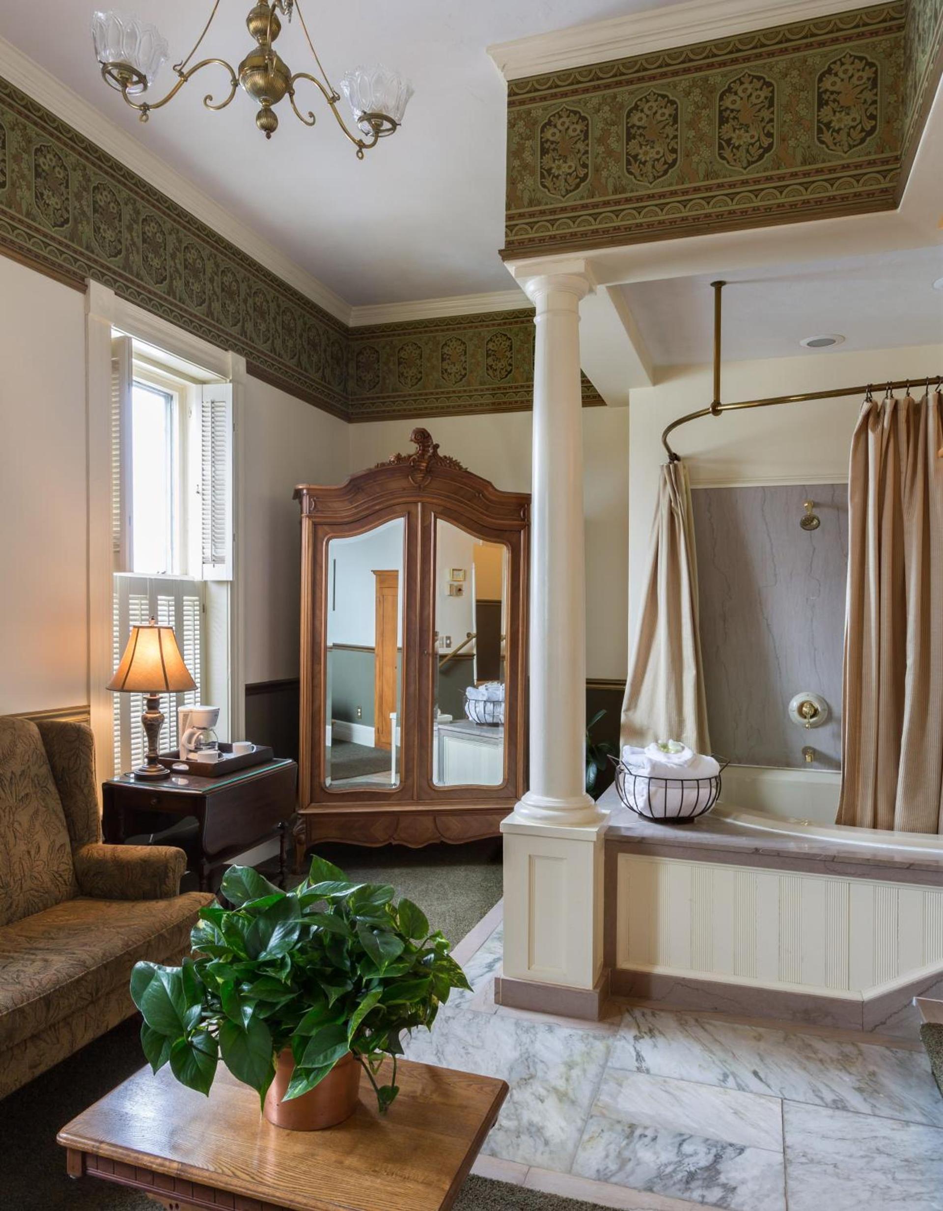 Washington House Inn photo 19