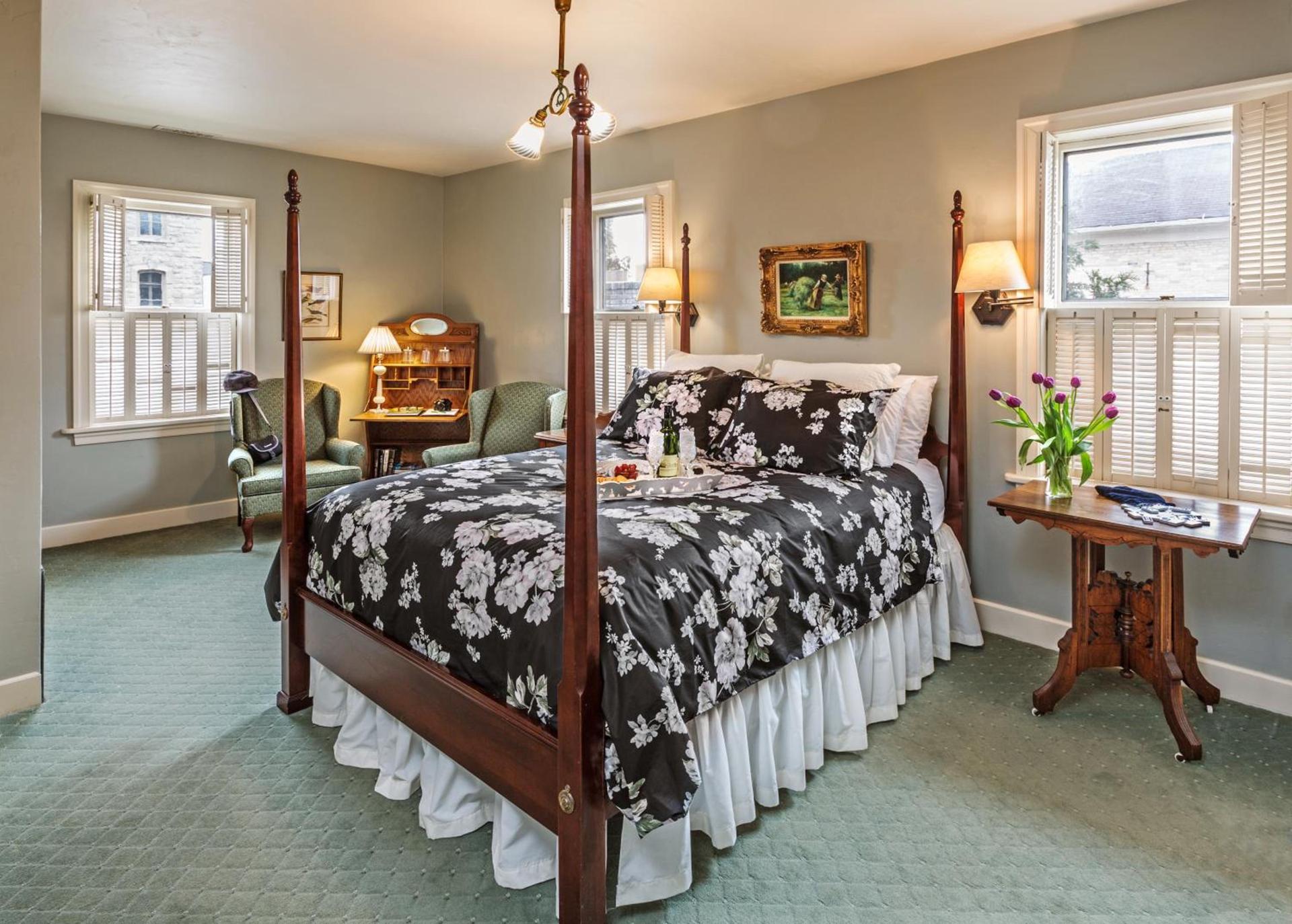 Washington House Inn photo 8