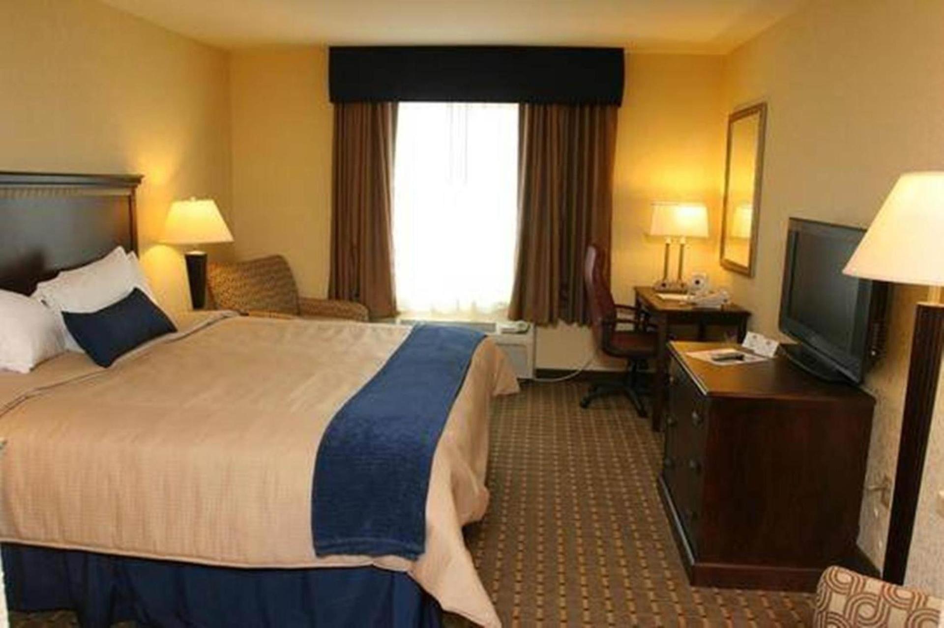 Holiday Inn Express and Suites Allentown West by IHG photo 5