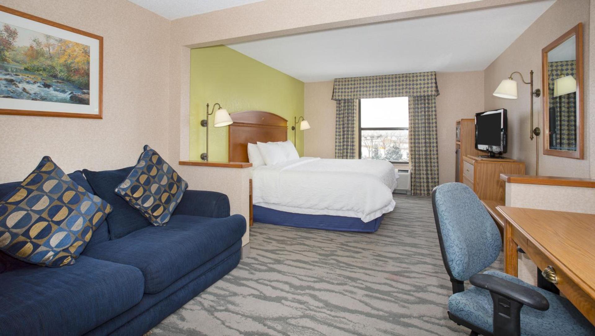 Baymont by Wyndham Thornton photo 26