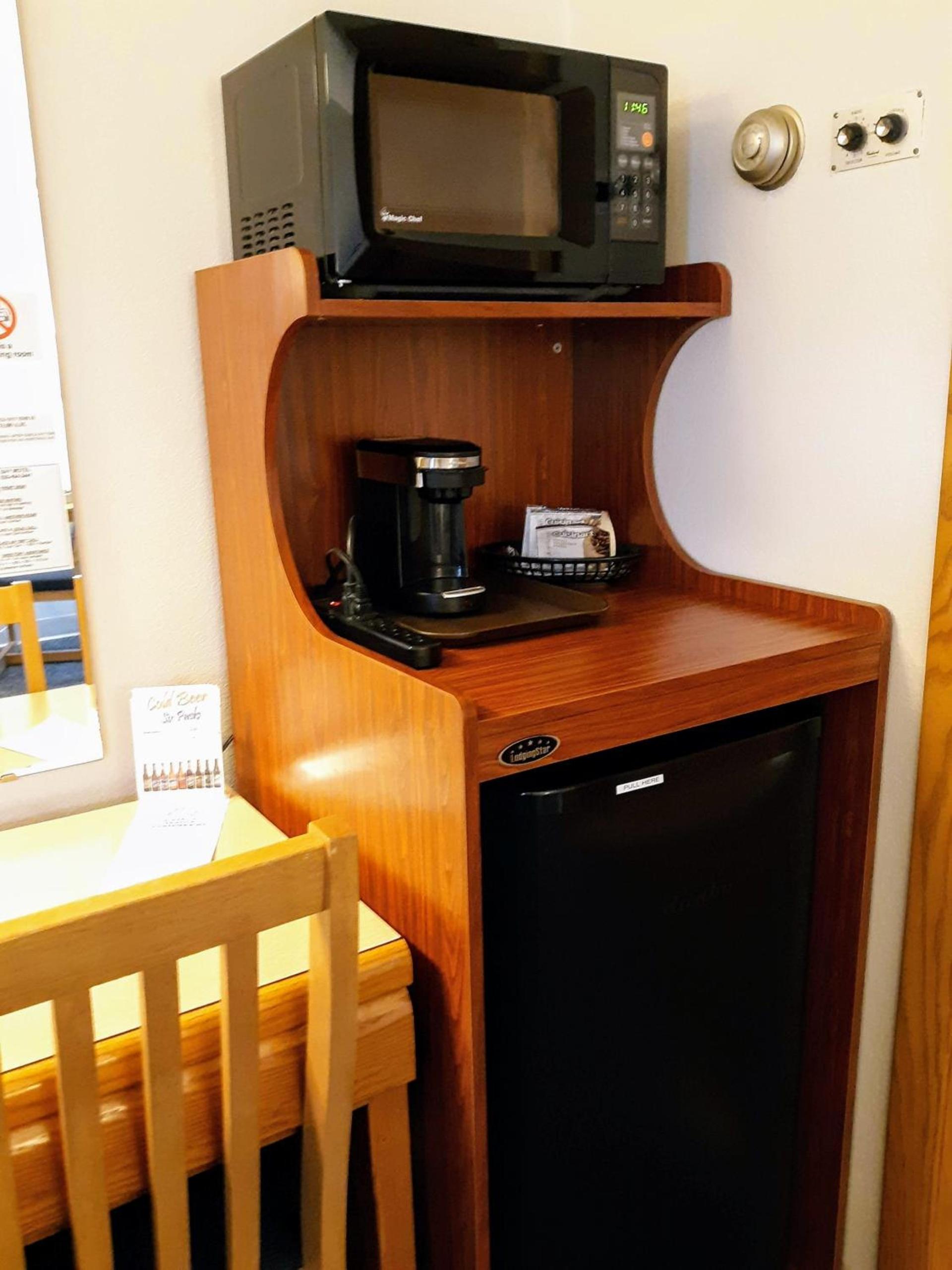 Bay Motel photo 26