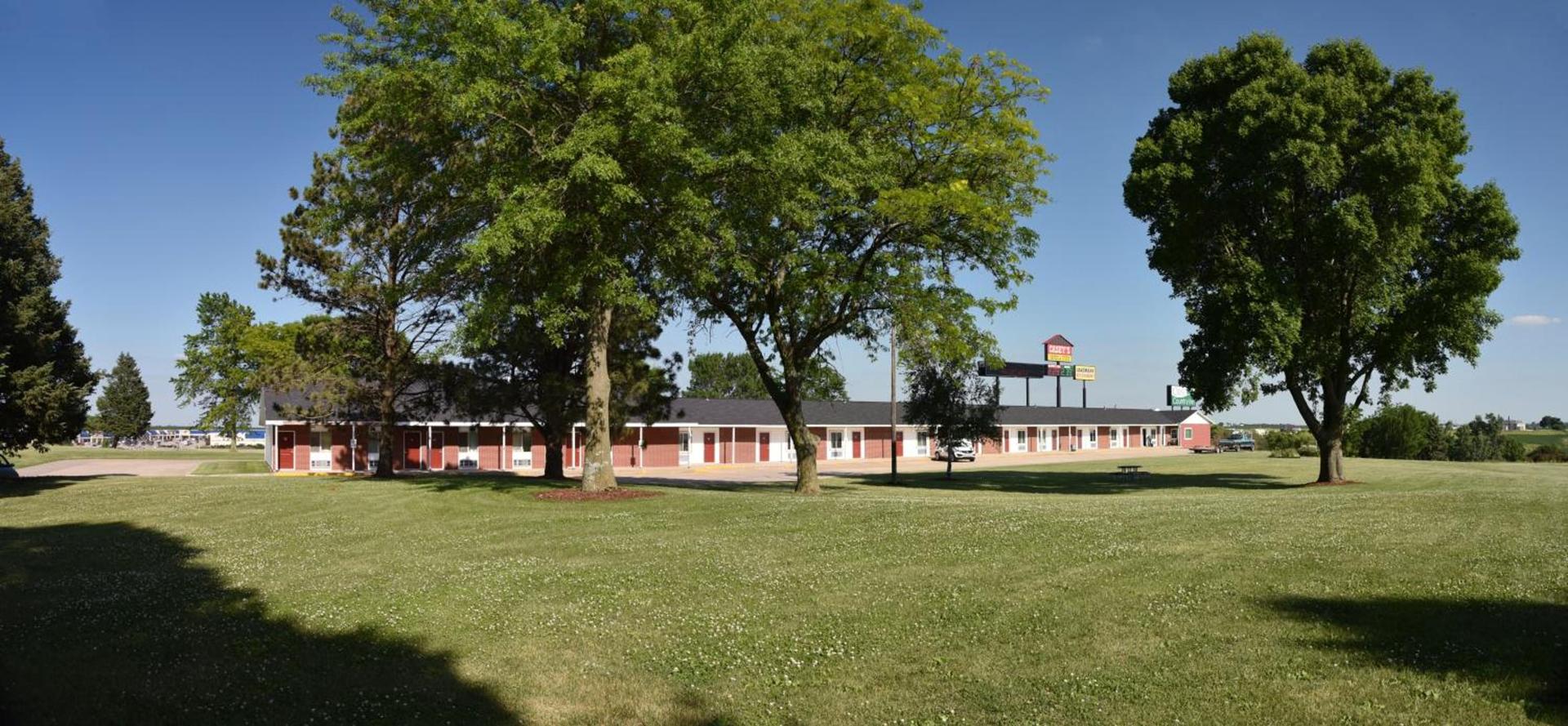 Crest Country Inn photo 2