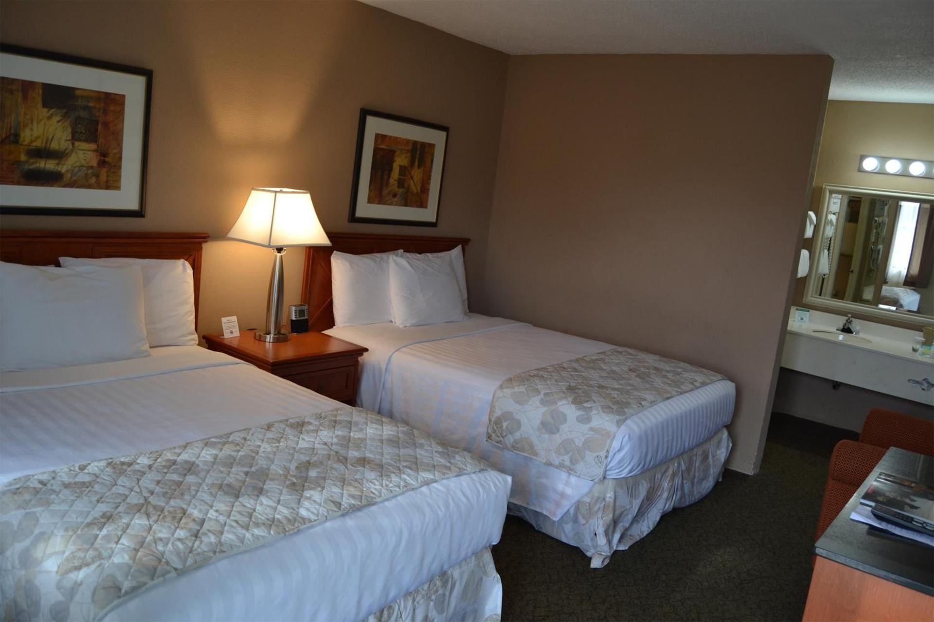 Cascades Inn photo 41
