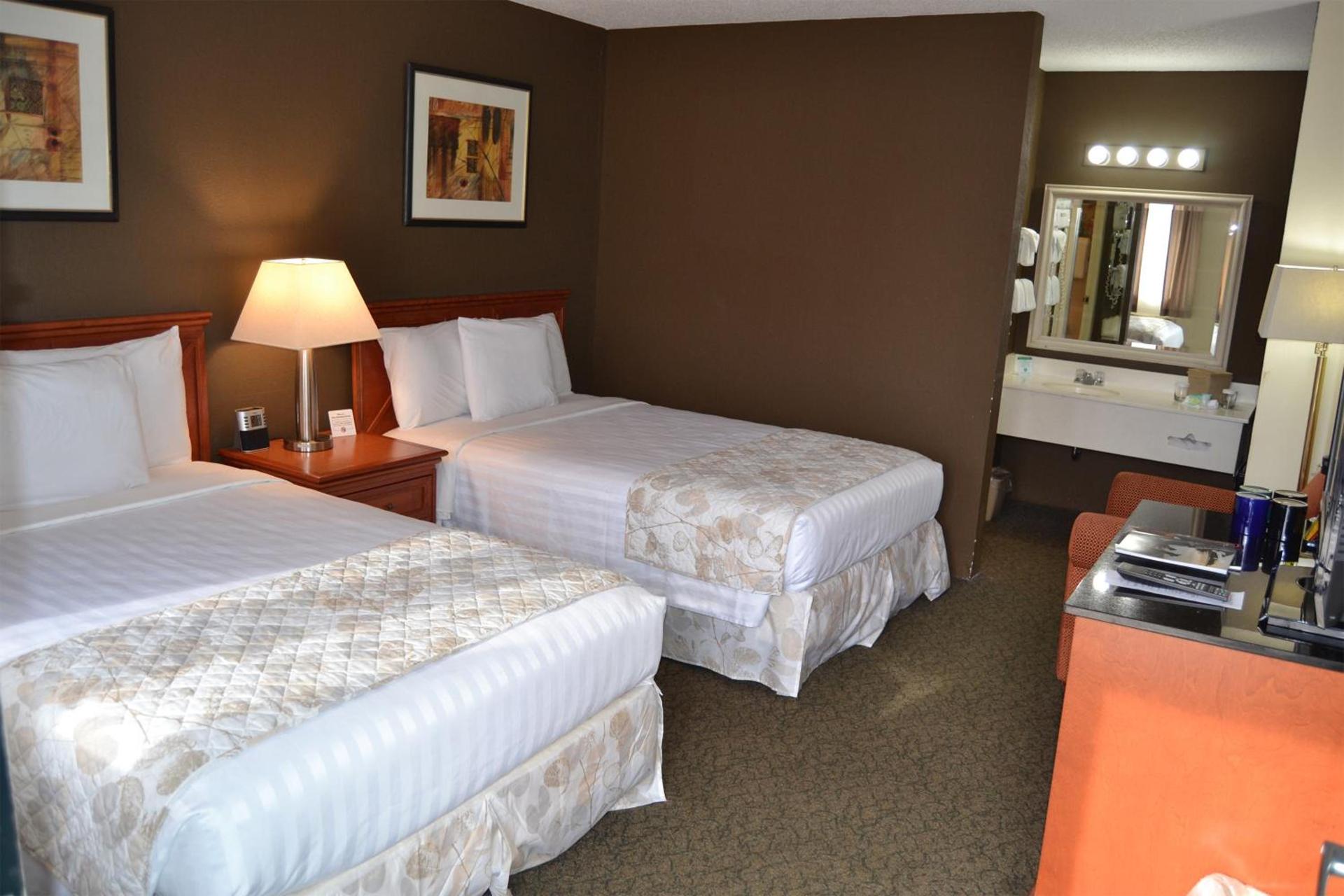Cascades Inn photo 44