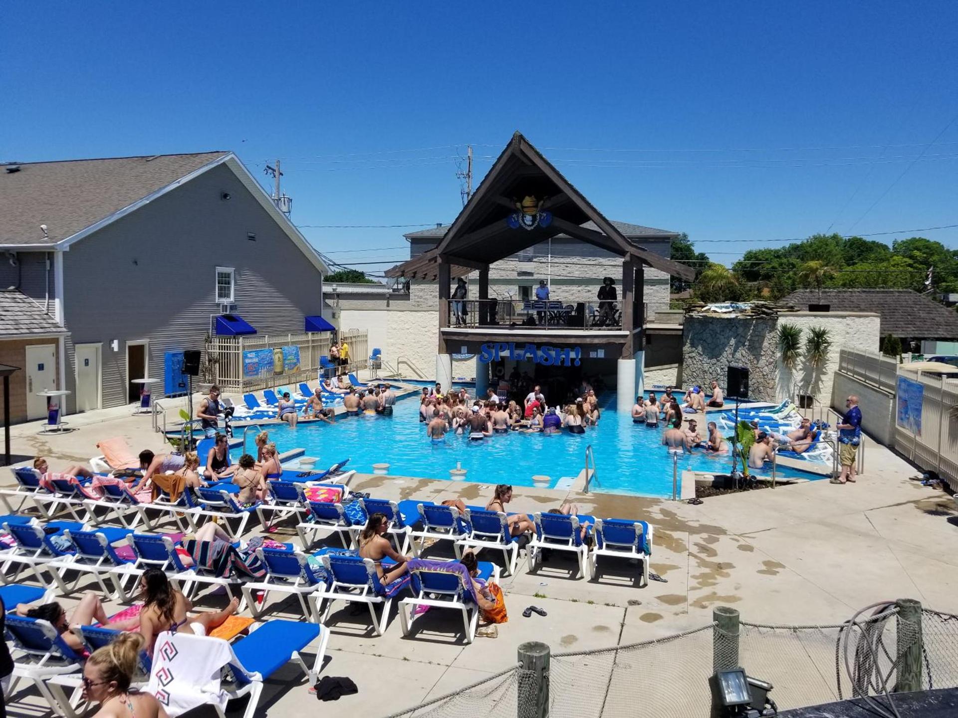 Grand Islander Hotel photo 19