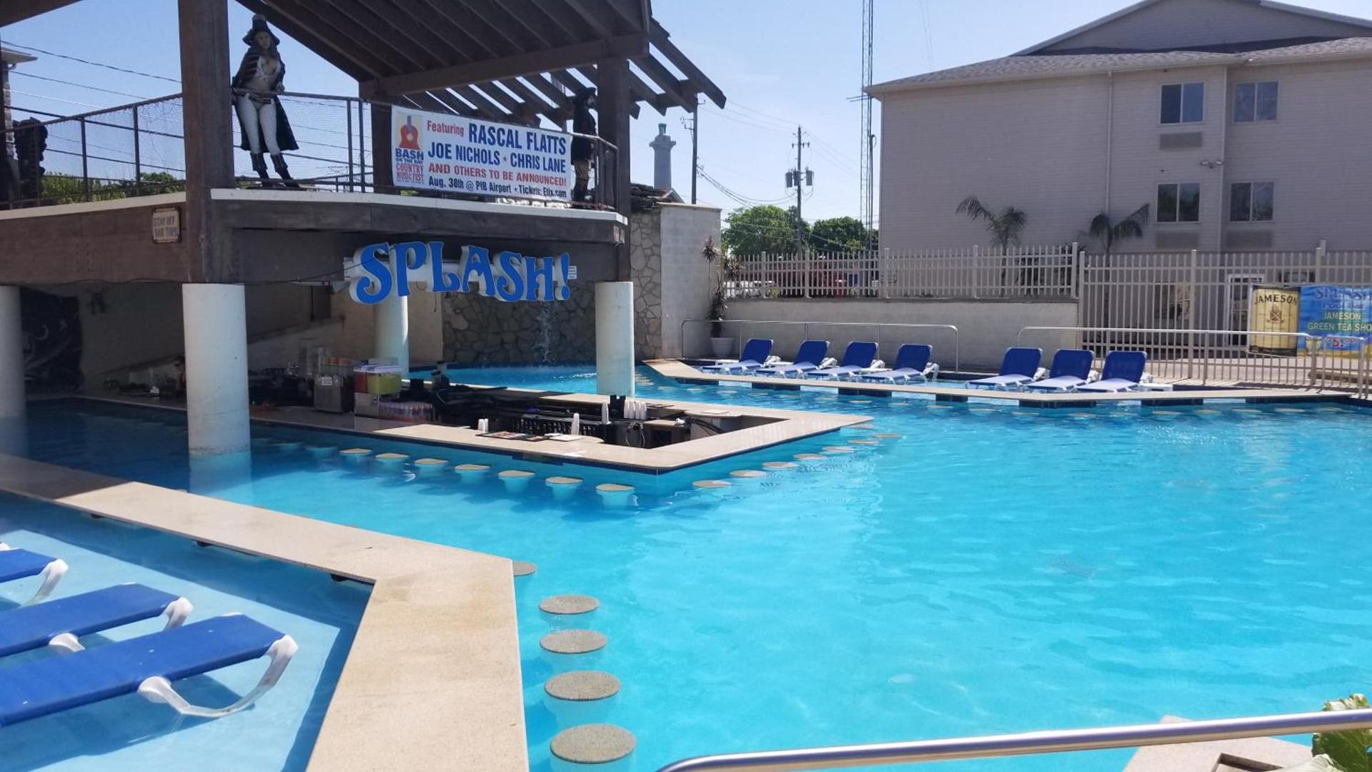 Grand Islander Hotel photo 21