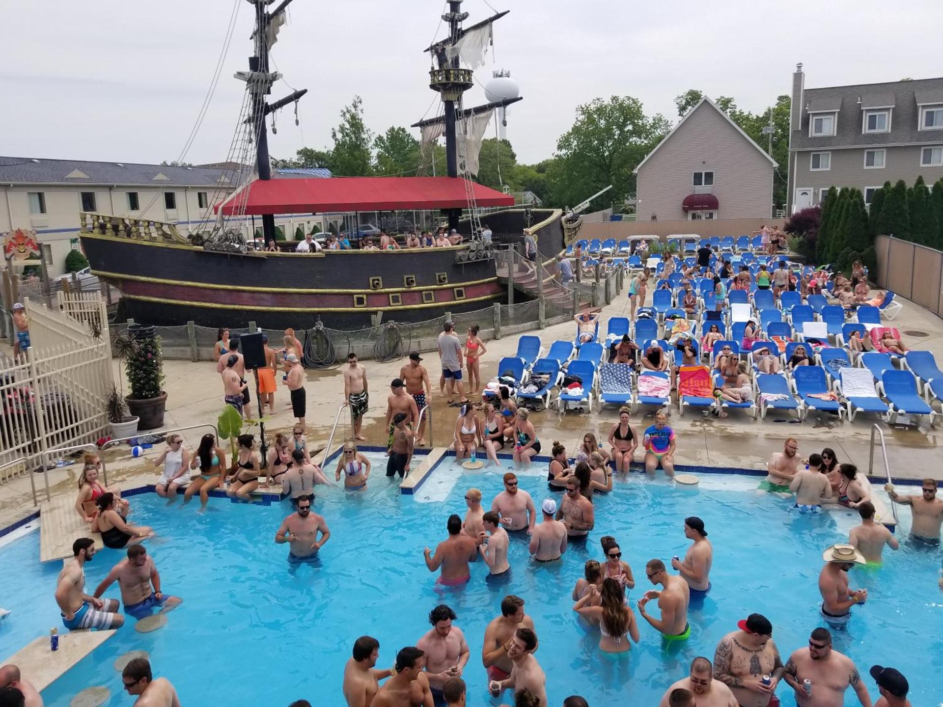Grand Islander Hotel photo 30