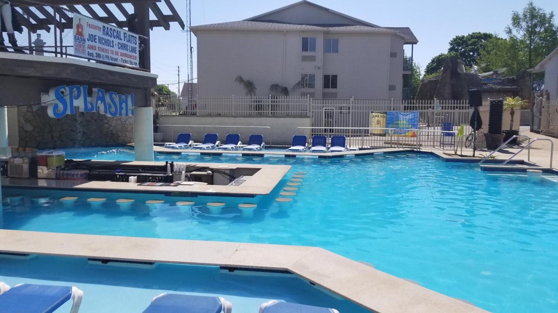 Grand Islander Hotel photo 32
