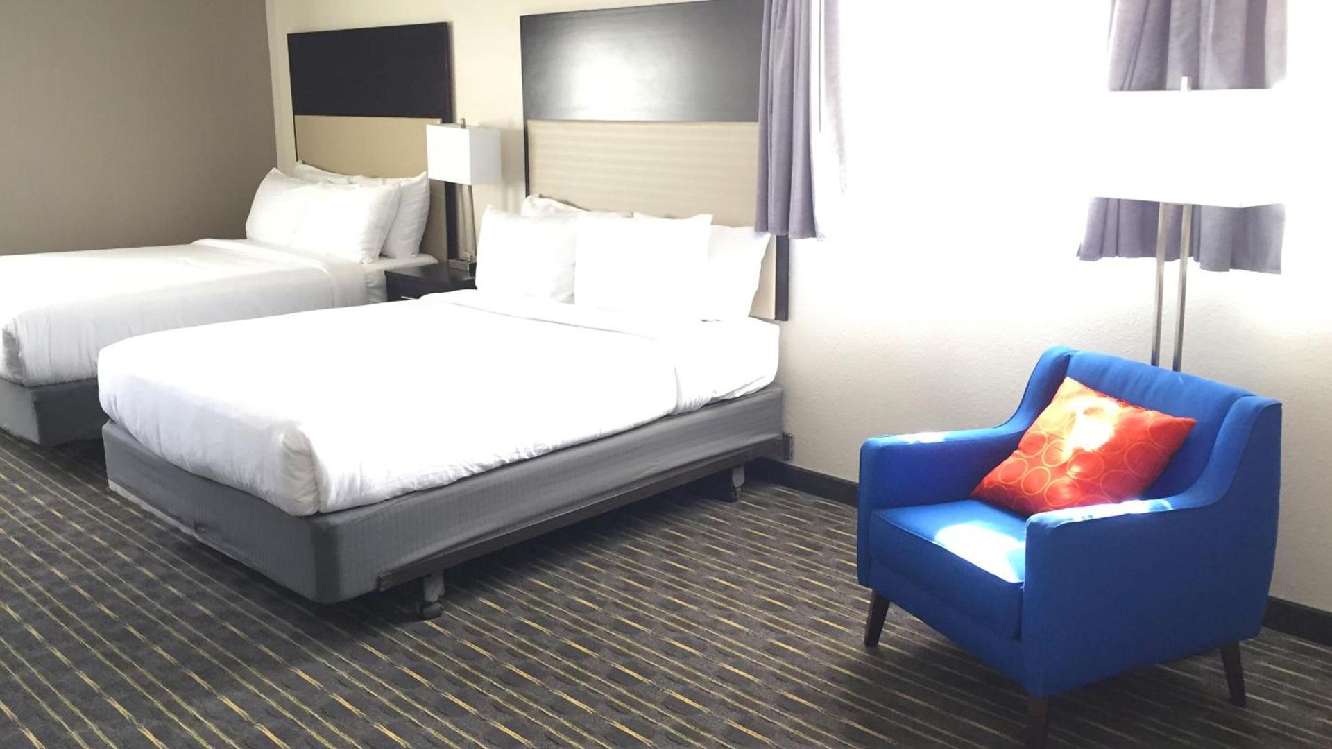 Comfort Inn & Suites Tigard near Washington Square photo 35