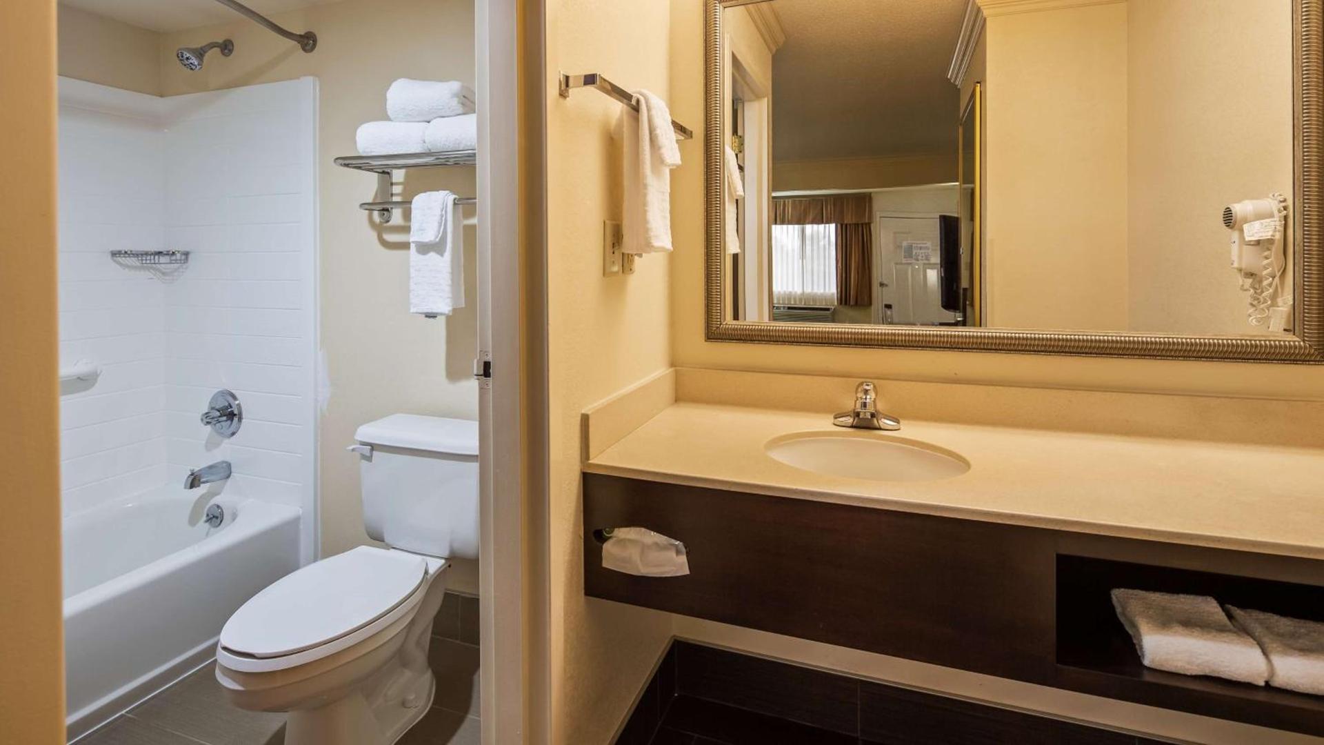 Best Western Inn & Suites photo 10
