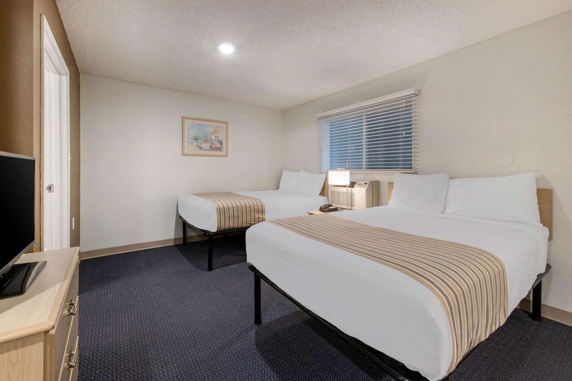 Birch Hill Suites - Lakeland photo 14