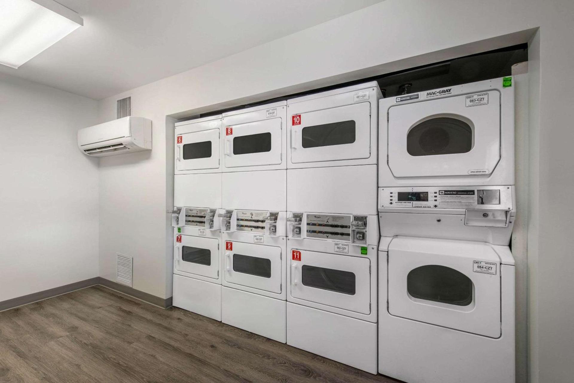 Birch Hill Suites - Lakeland photo 13