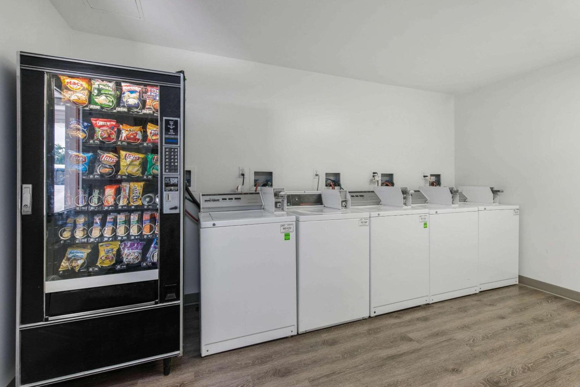 Birch Hill Suites - Lakeland photo 11