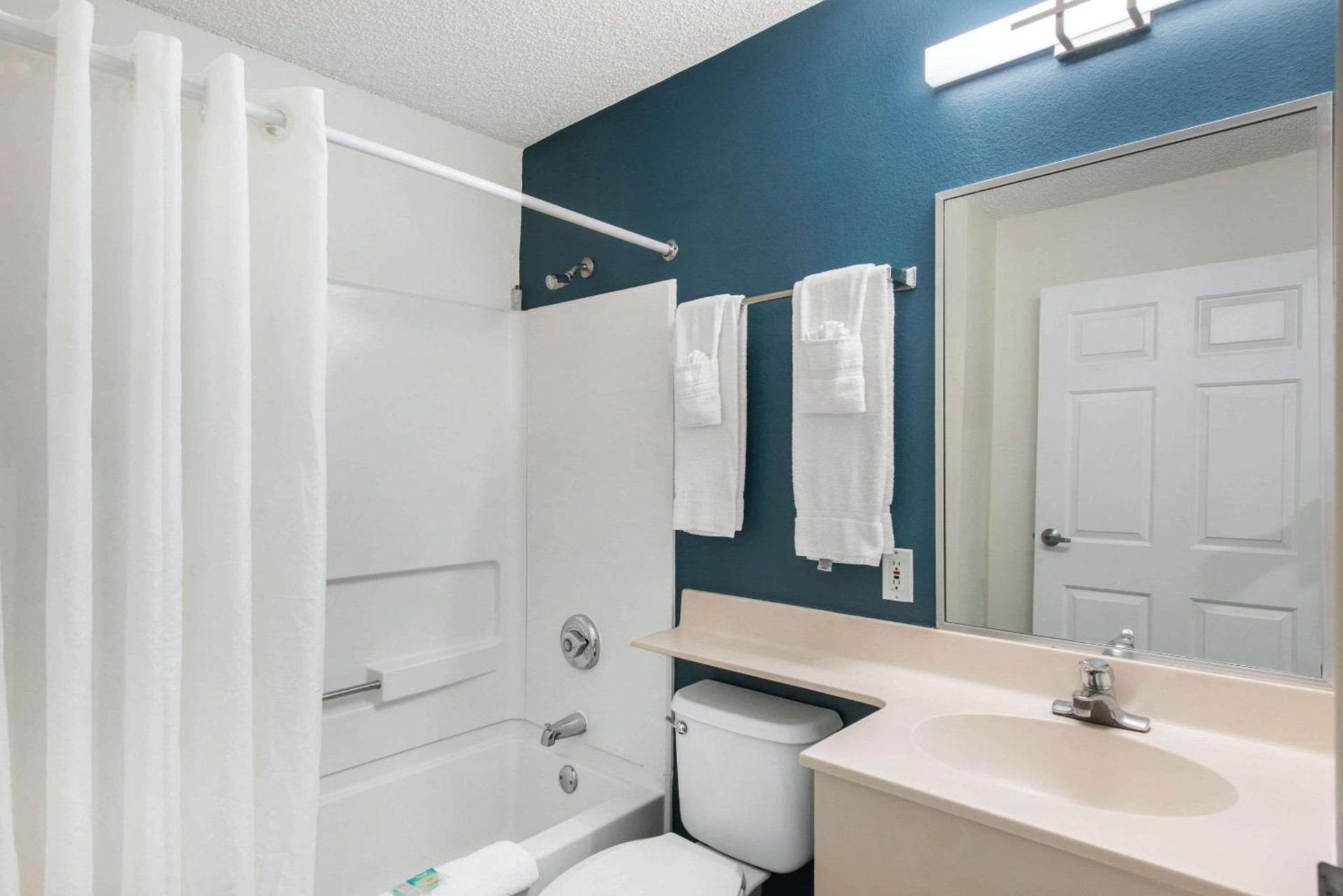 Birch Hill Suites - Lakeland photo 9