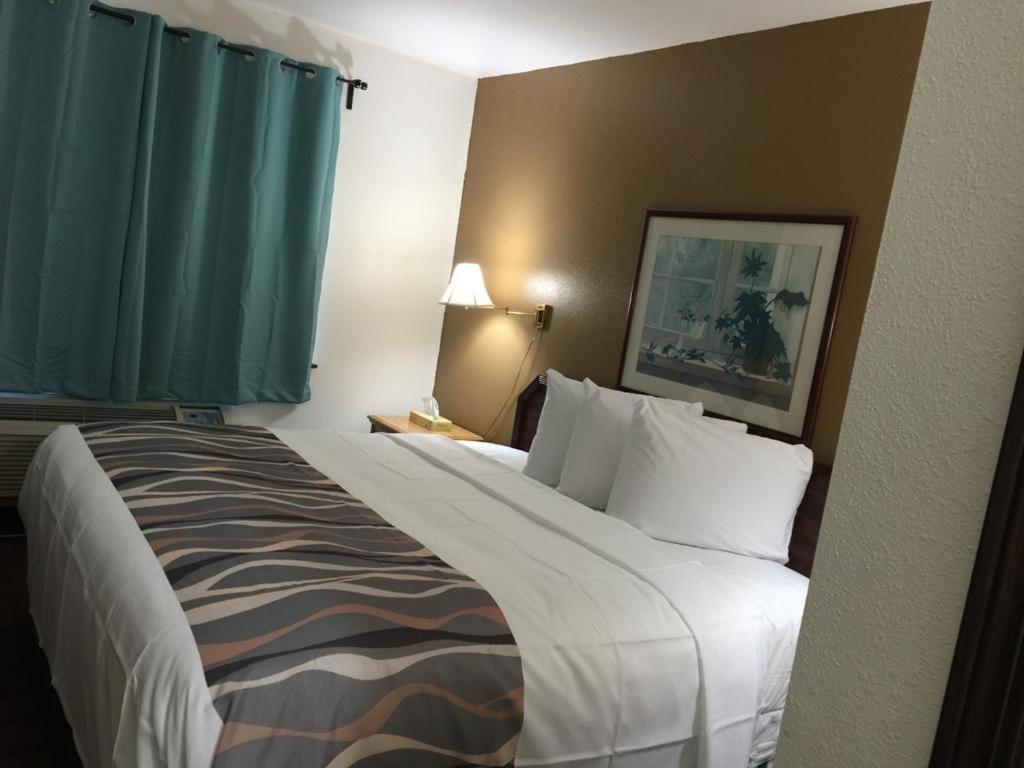 Valued Stay Sun Prairie photo 20