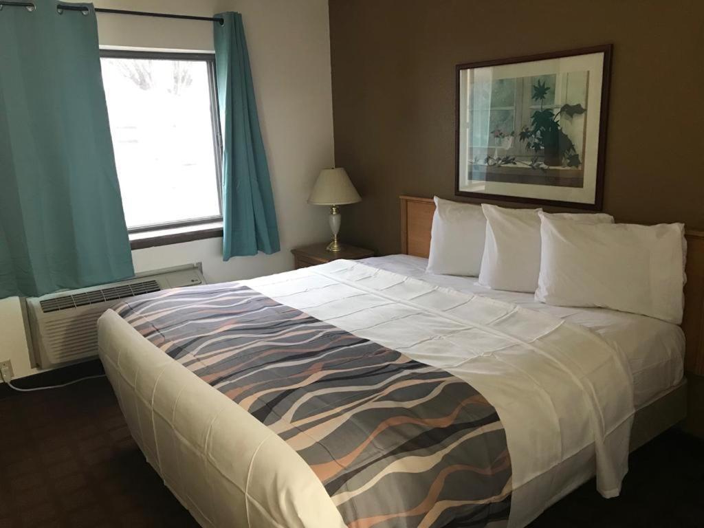 Valued Stay Sun Prairie photo 17