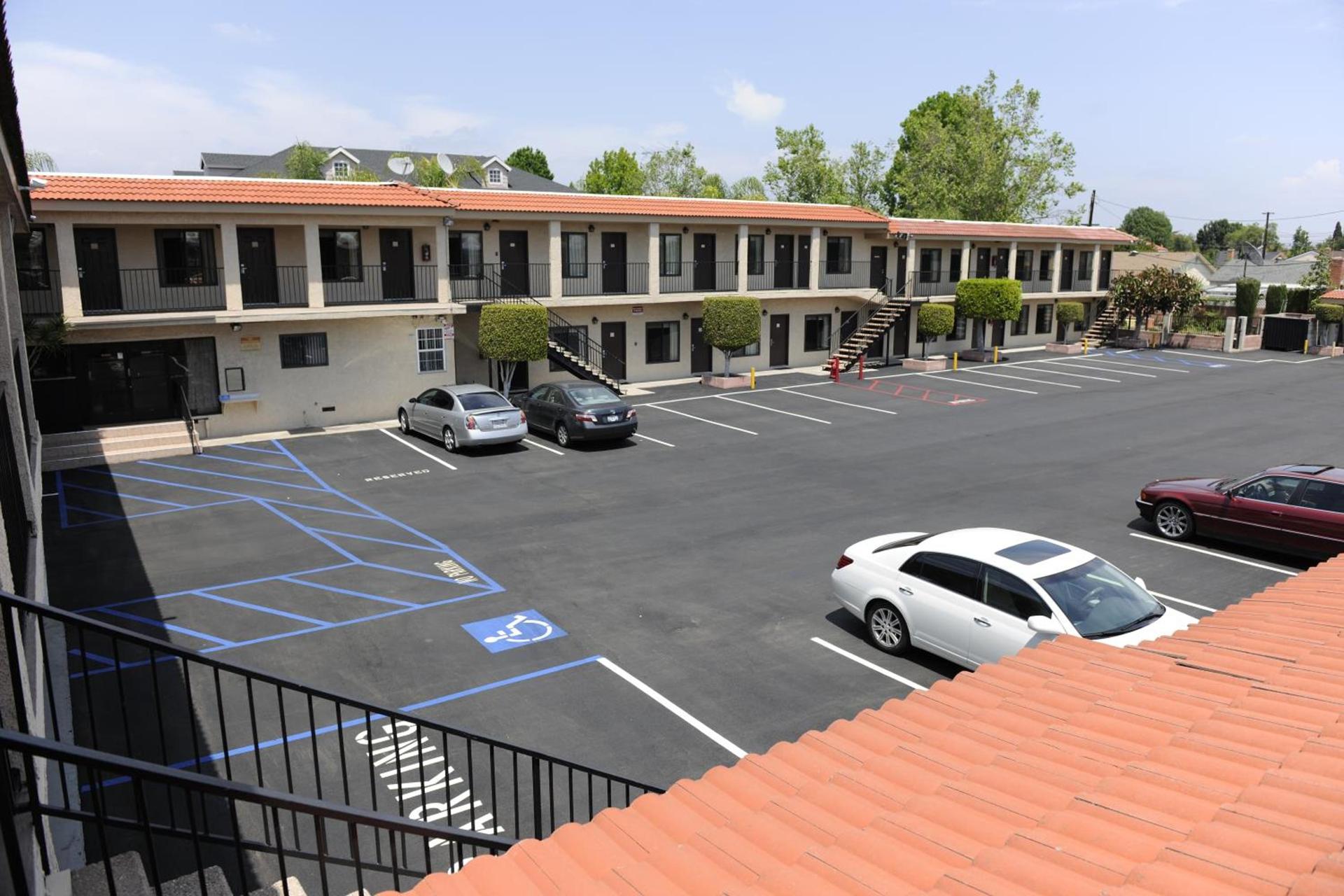 Best Budget Inn Anaheim photo 14