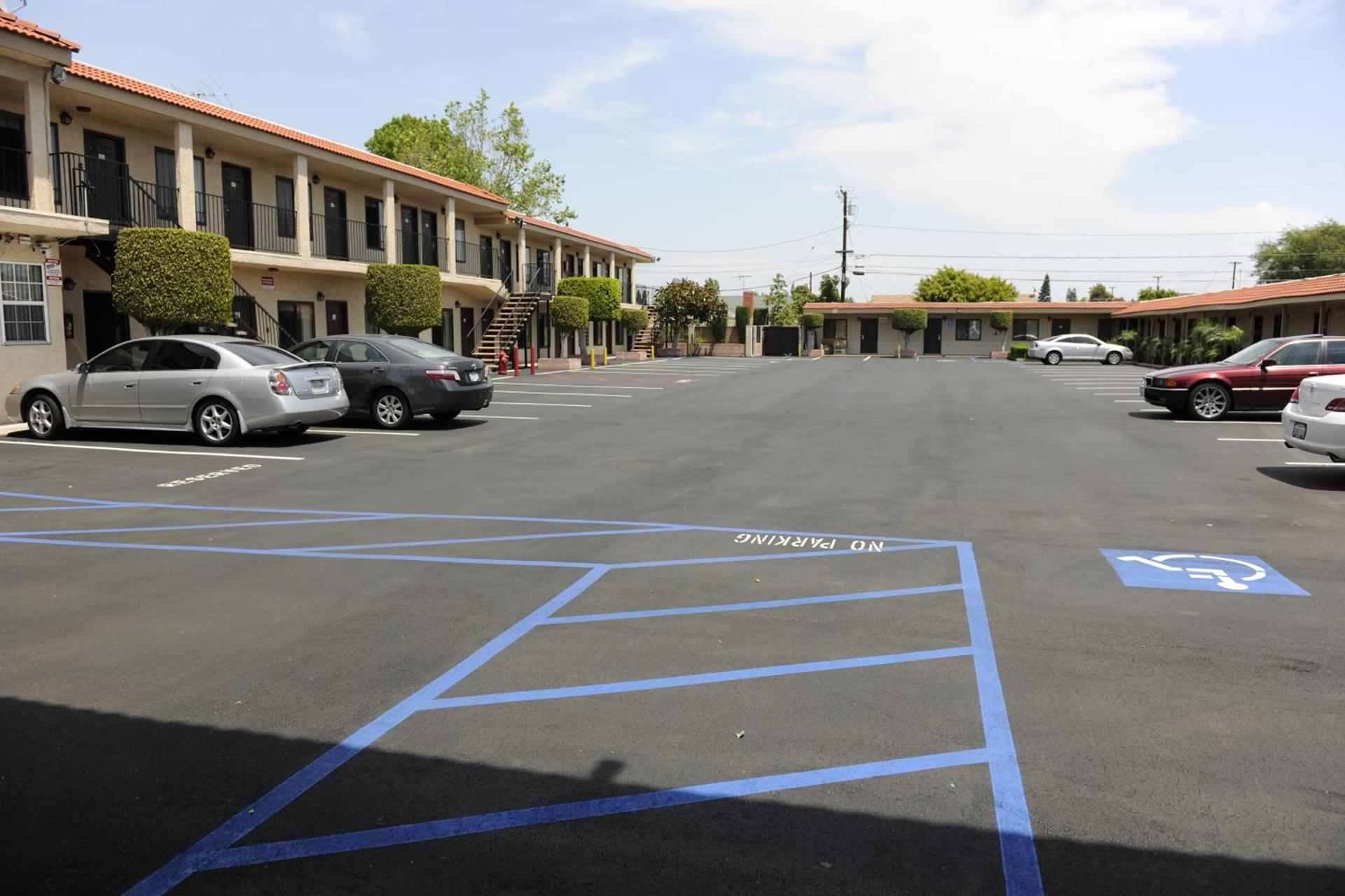 Best Budget Inn Anaheim photo 16