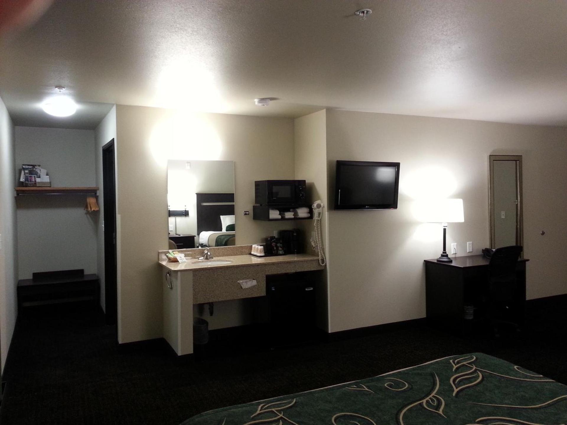 Travelodge by Wyndham McAlester photo 21
