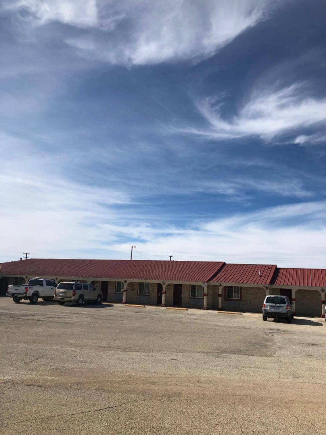 Executive Inn Snyder photo 8