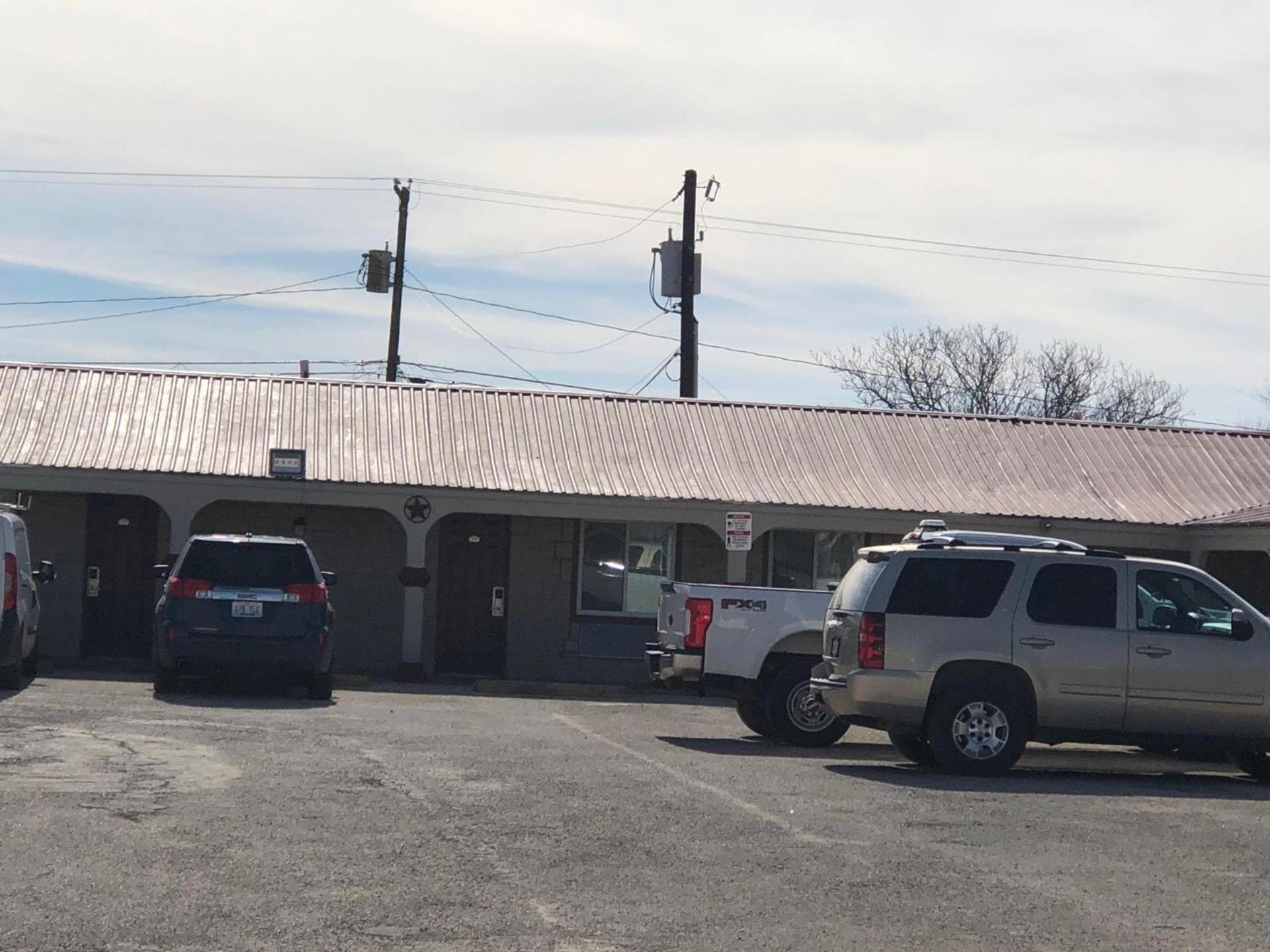 Executive Inn Snyder photo 7