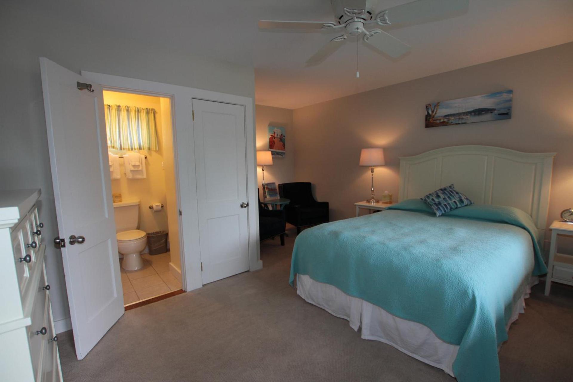 Island Place photo 17