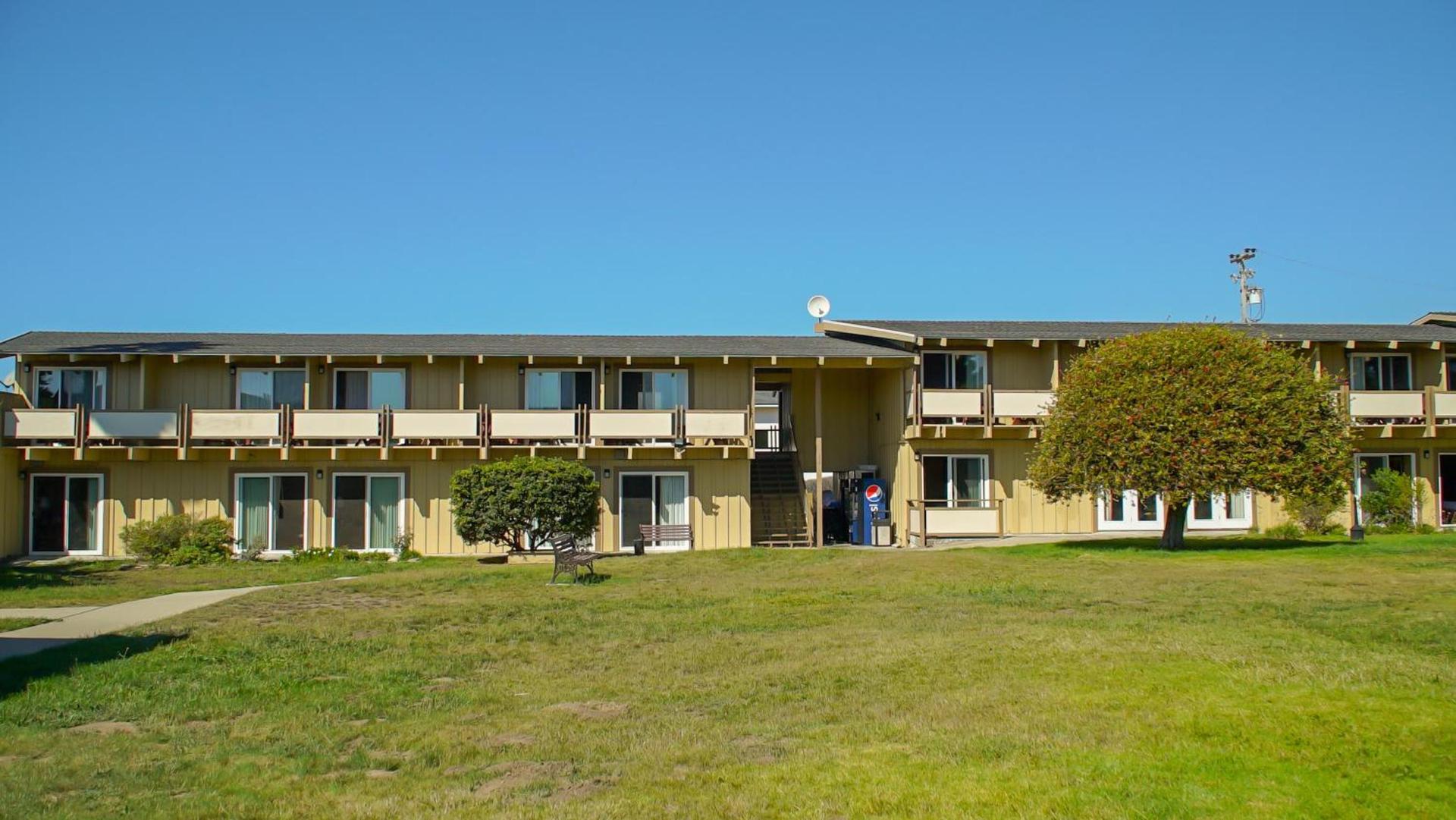 Silver Surf Motel photo 29