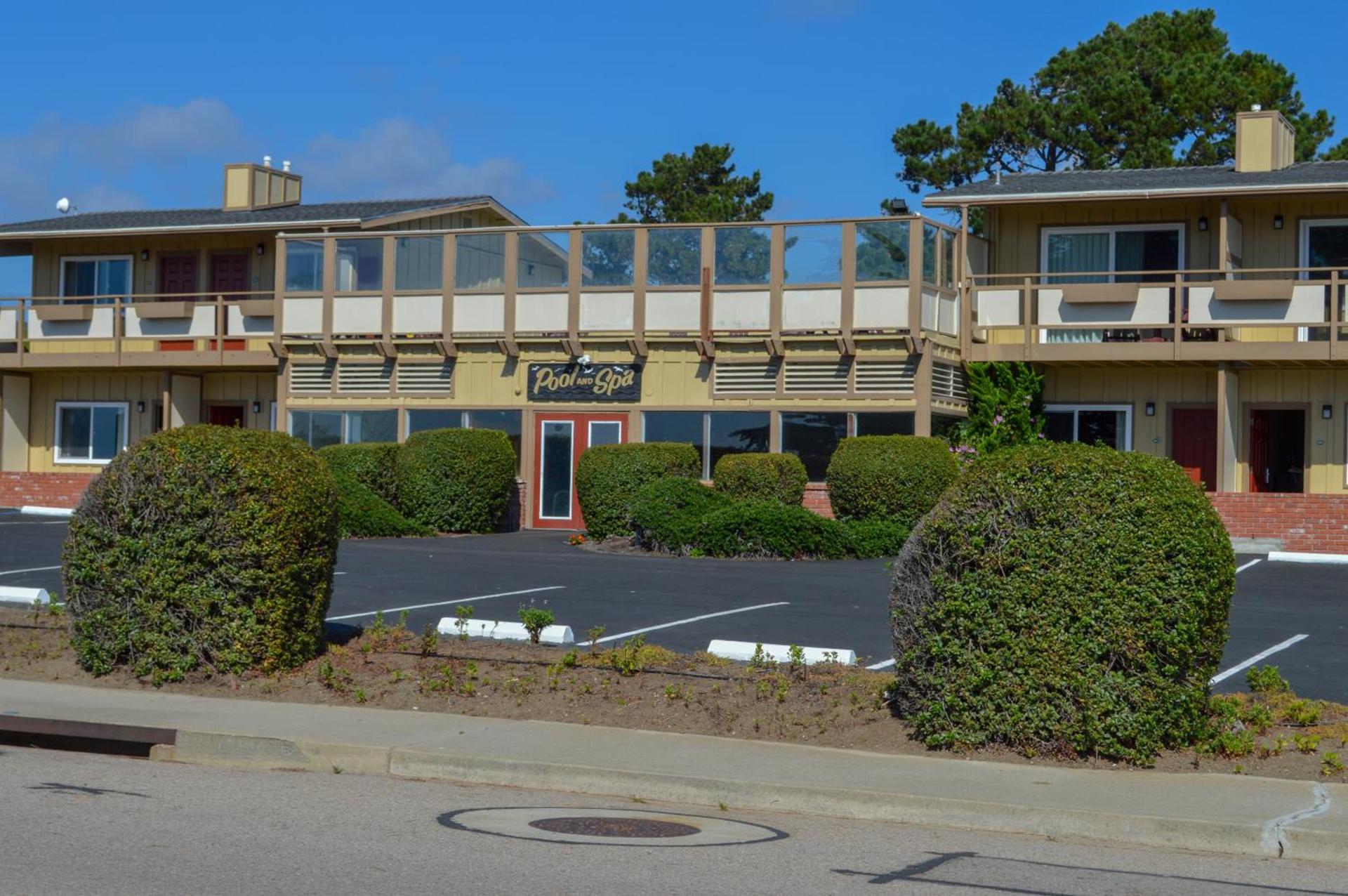 Silver Surf Motel photo 37