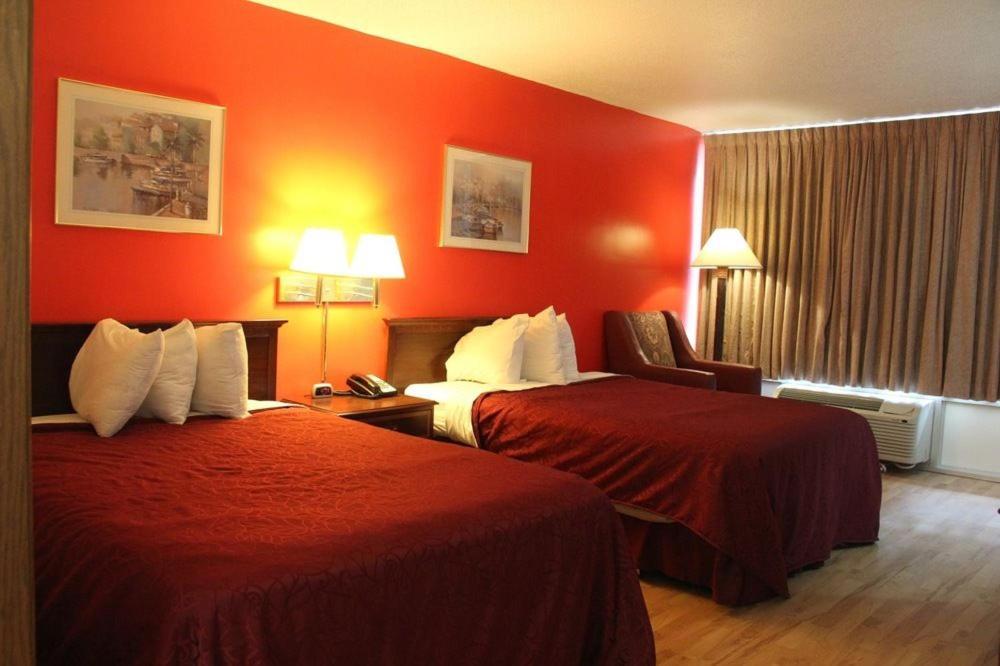 Norfolk Country Inn and Suites photo 41