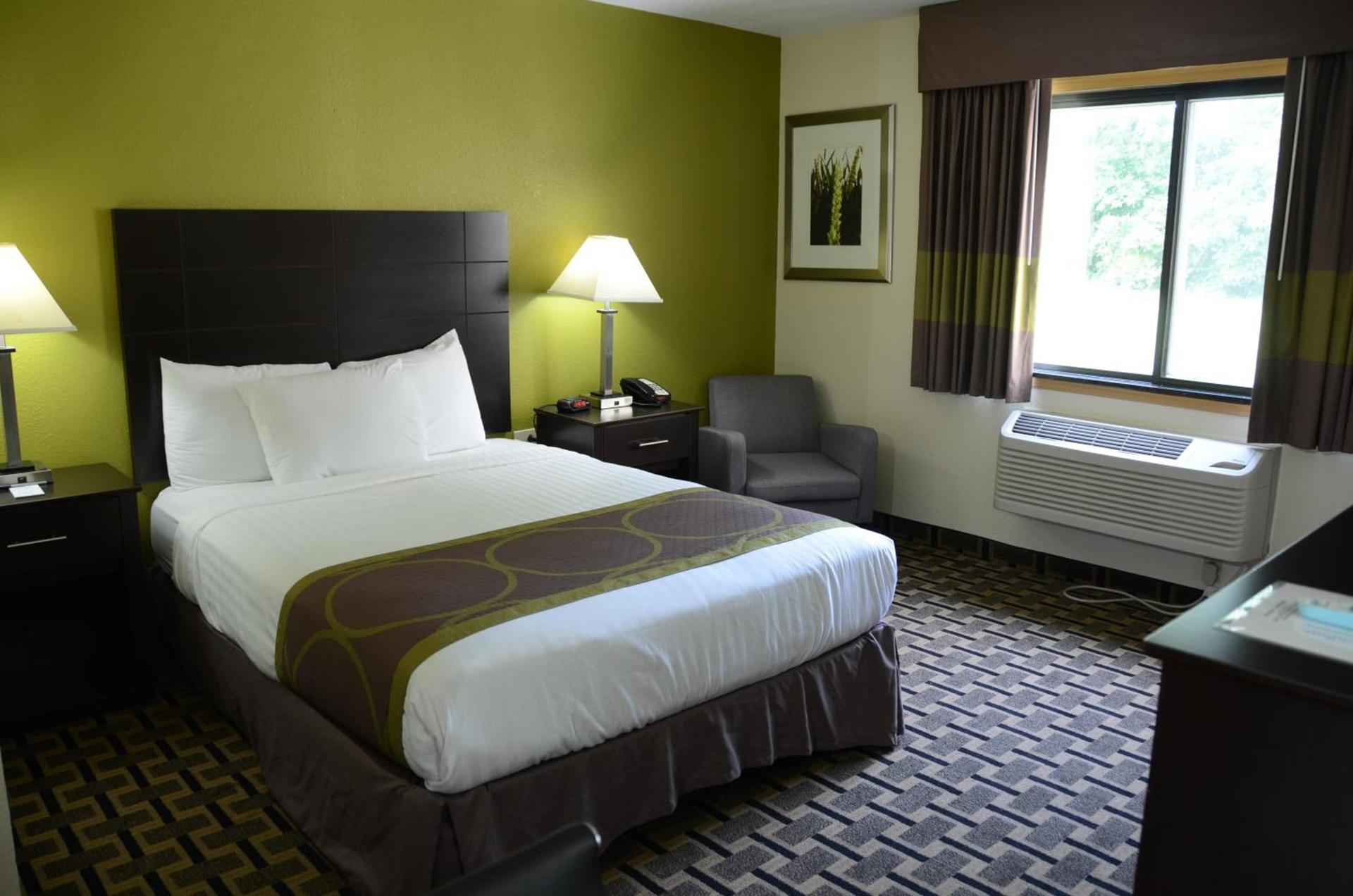 AmericInn by Wyndham West Burlington photo 38