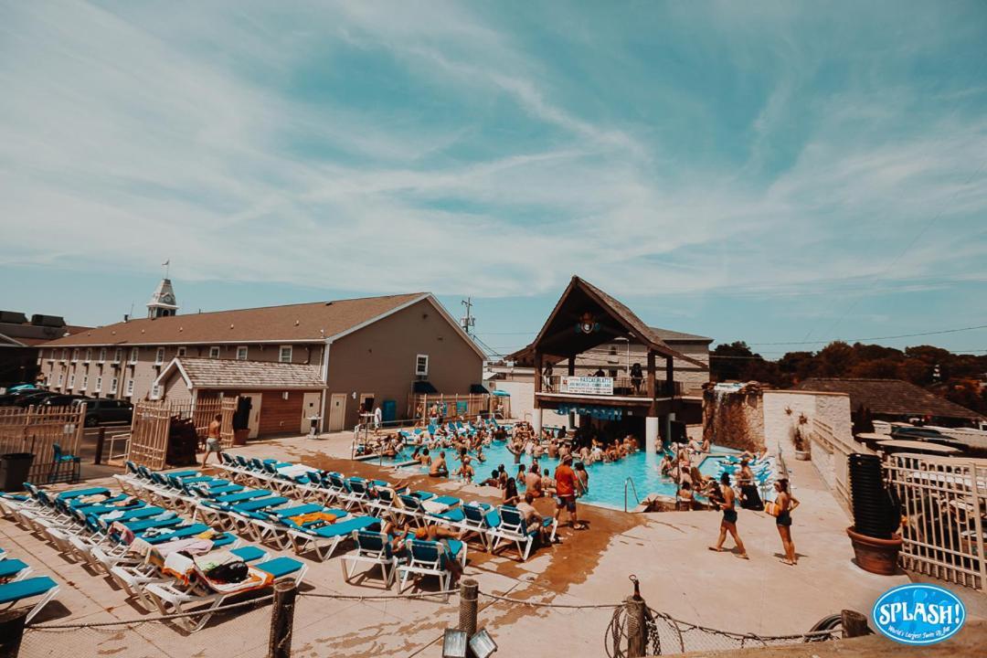 Grand Islander Hotel photo 18