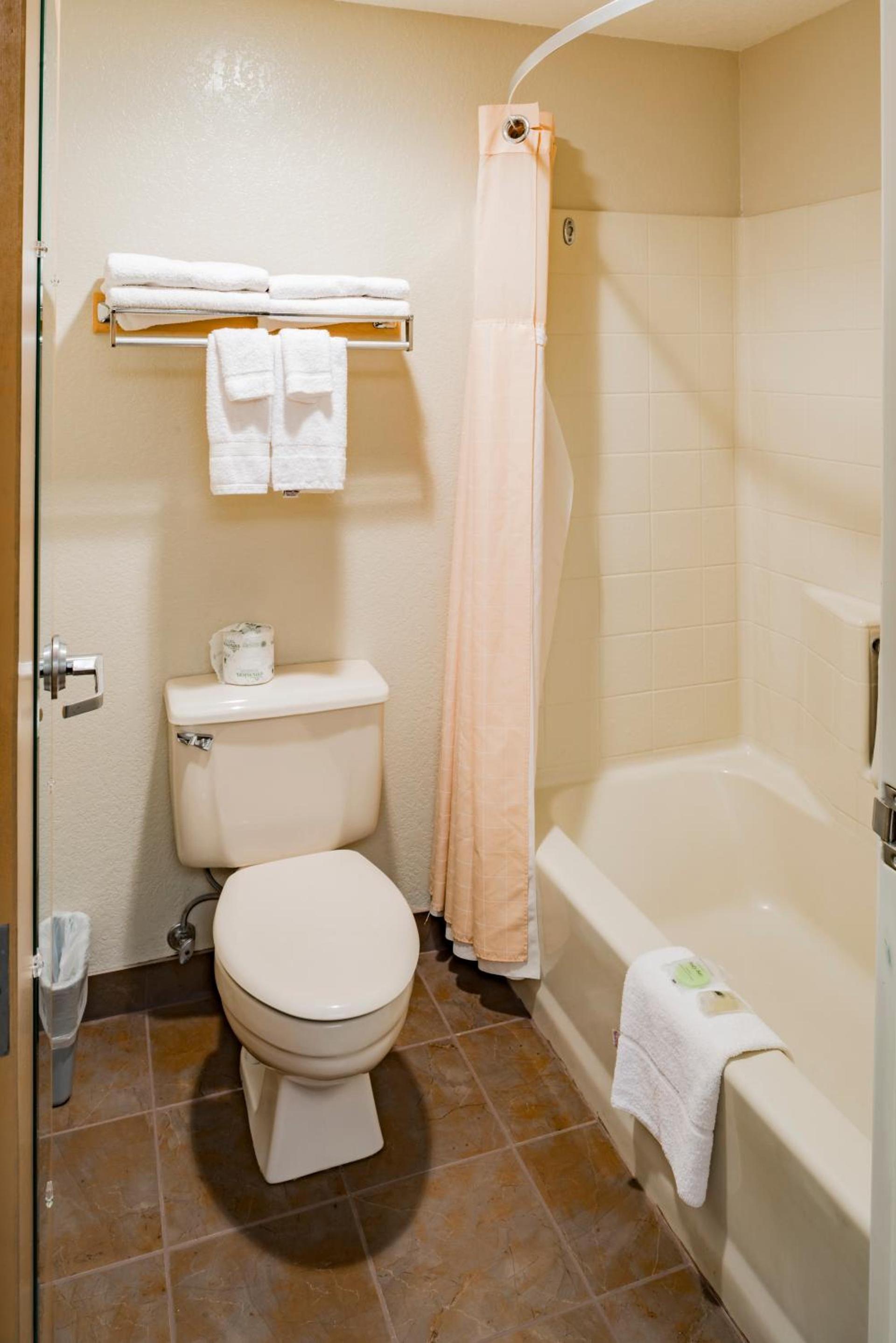 Garner Hotel Boise Airport by IHG photo 16