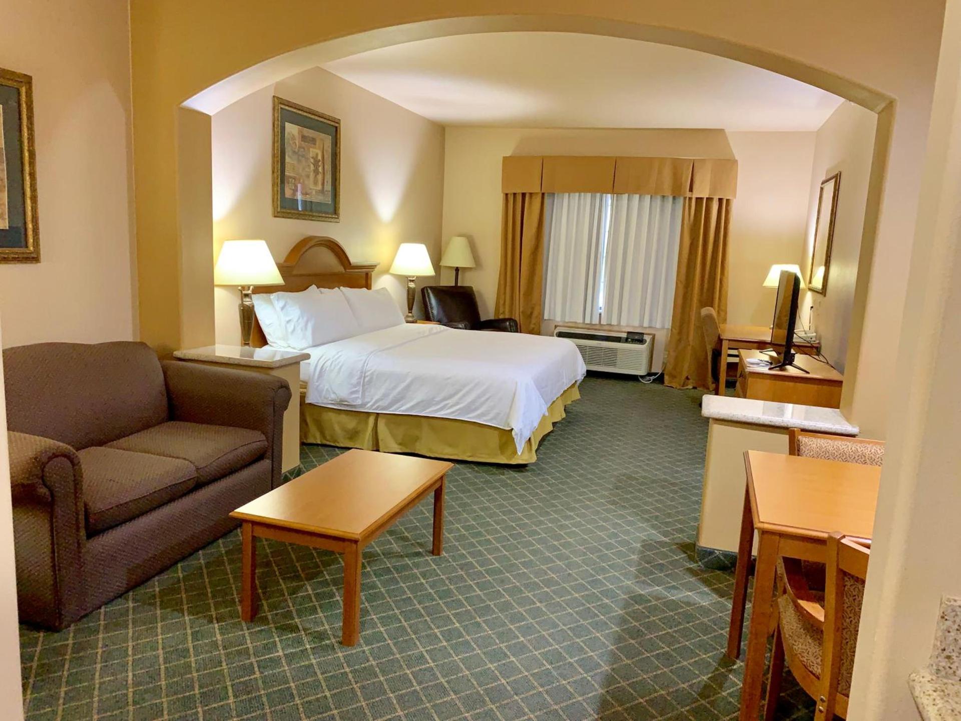 Holiday Inn Express Hotel and Suites Alice by IHG photo 6