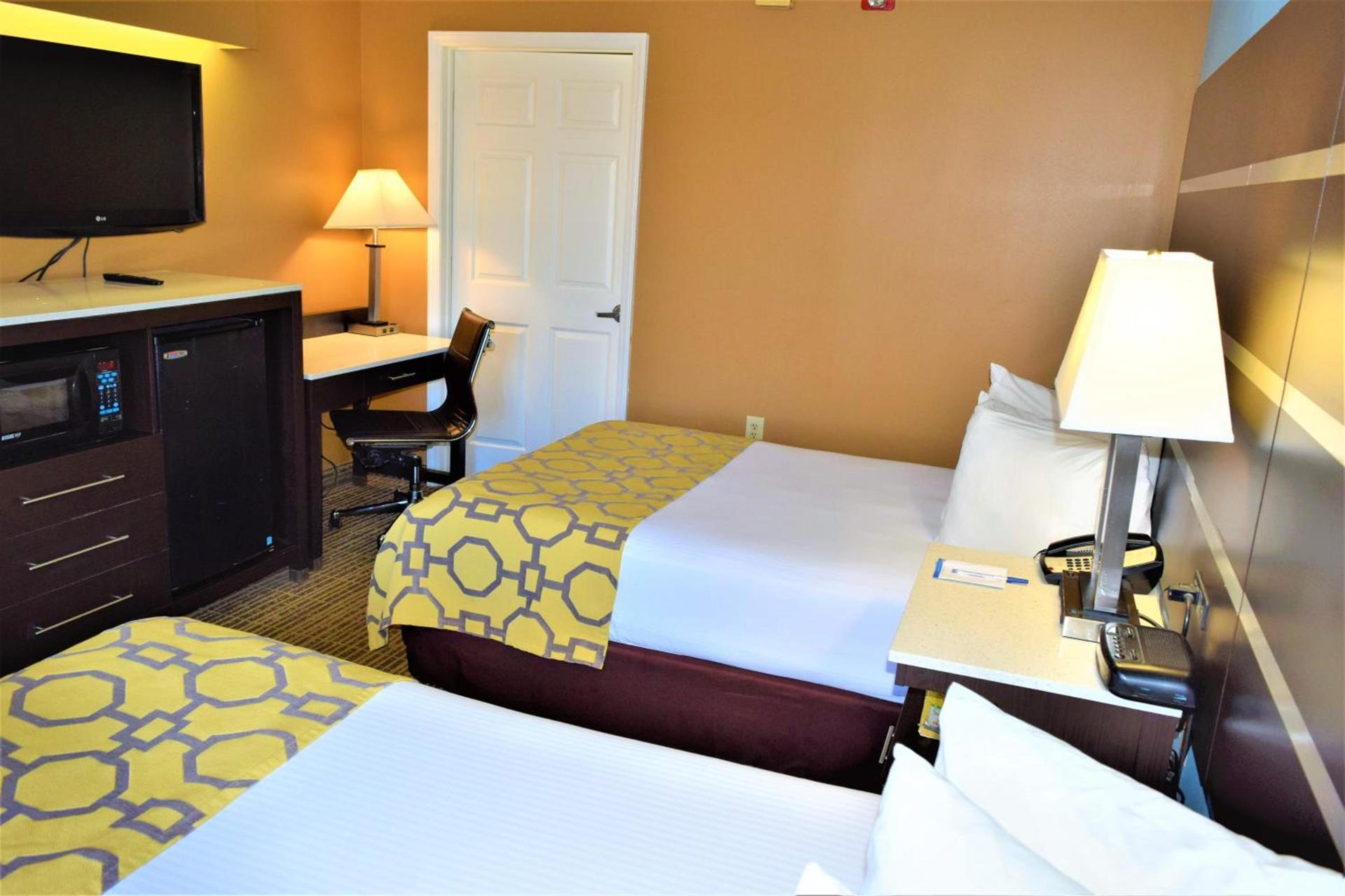 Baymont by Wyndham Forest City photo 18