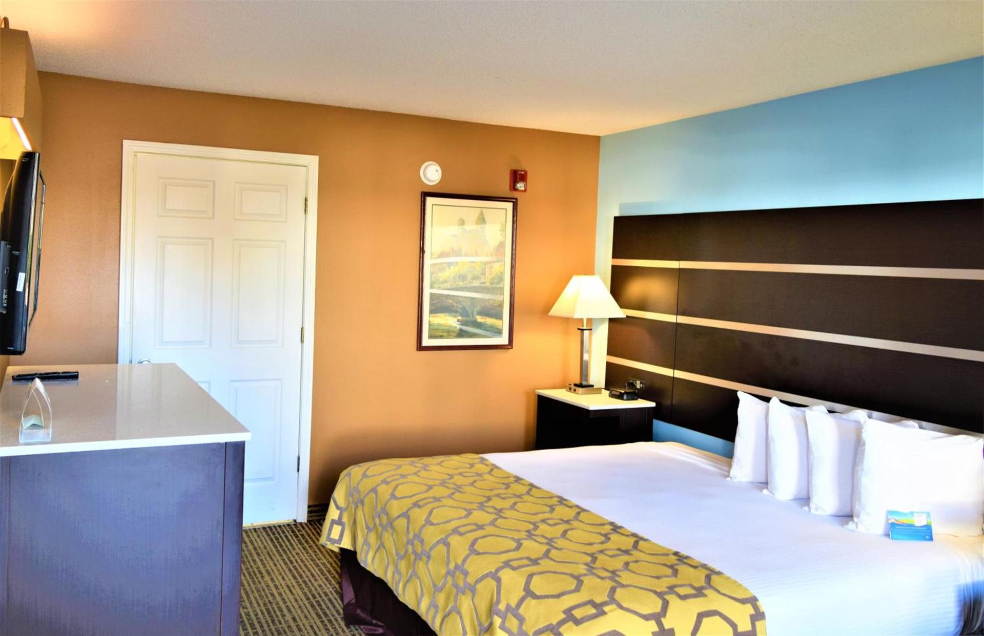 Baymont by Wyndham Forest City photo 19