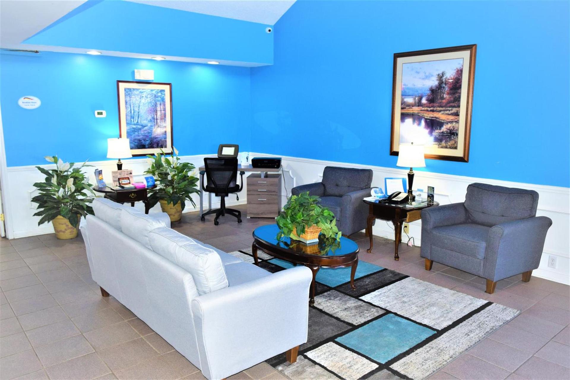 Baymont by Wyndham Forest City photo 4