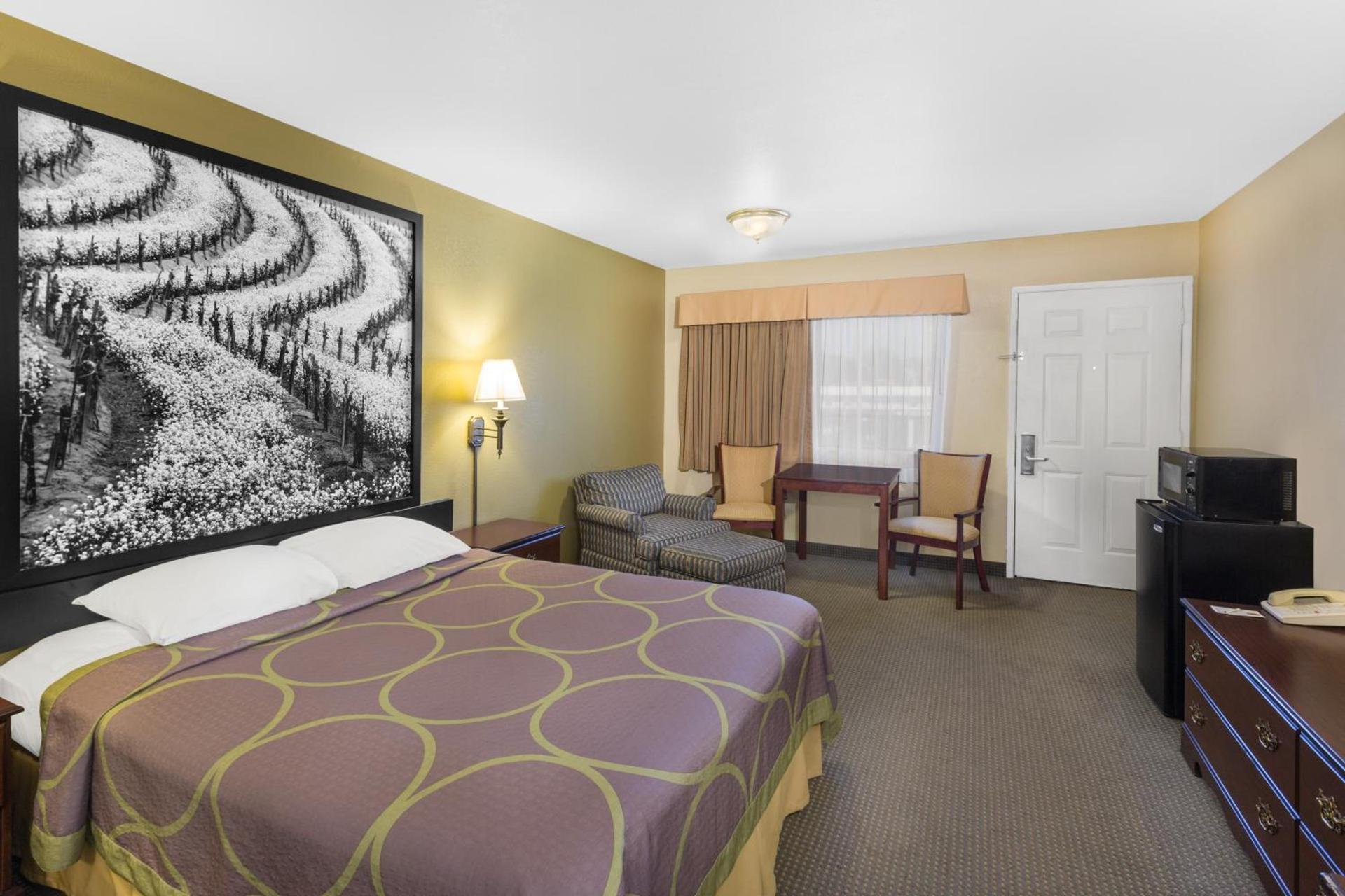 Super 8 by Wyndham Corning photo 25