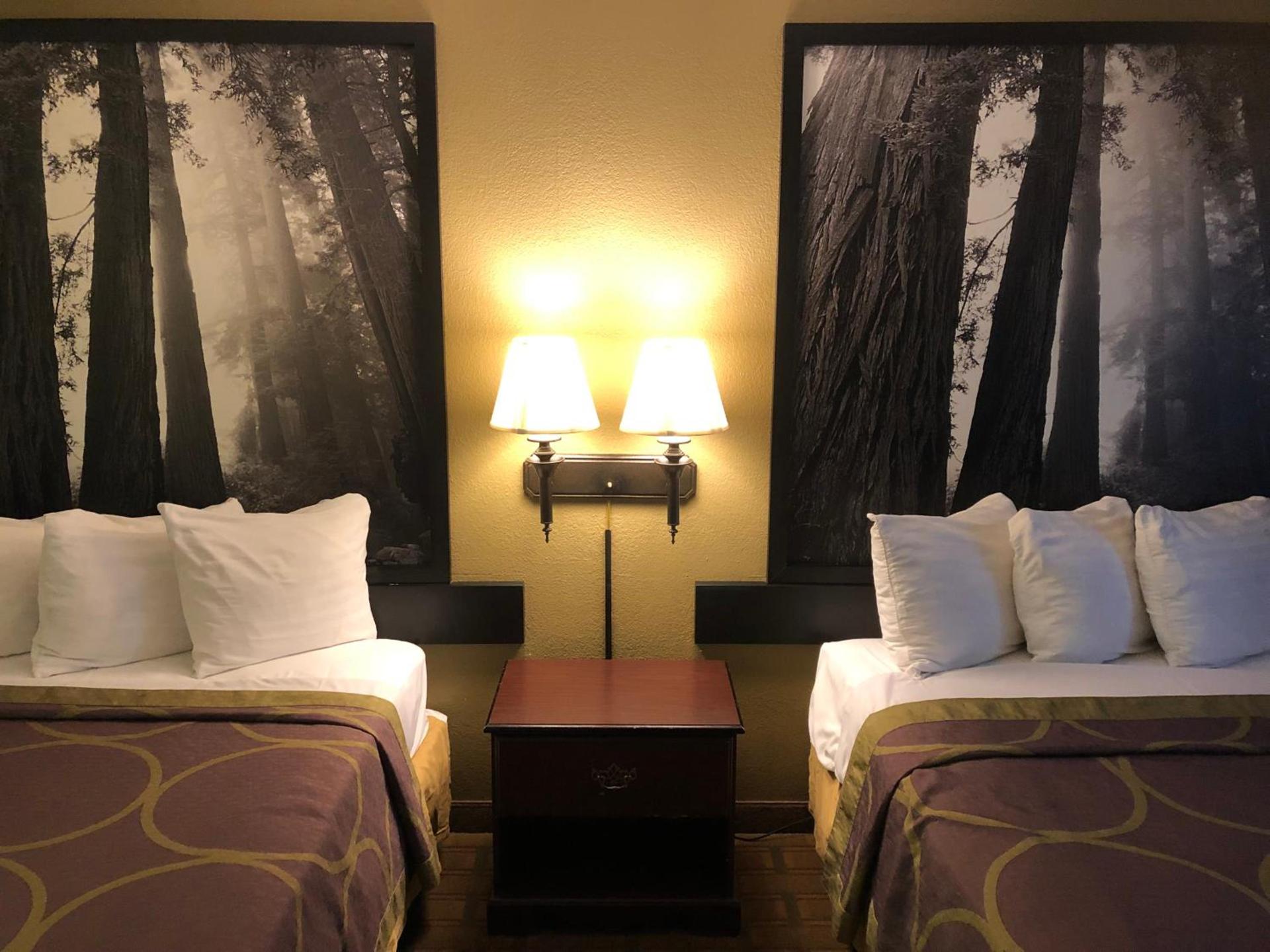 Super 8 by Wyndham Corning photo 31