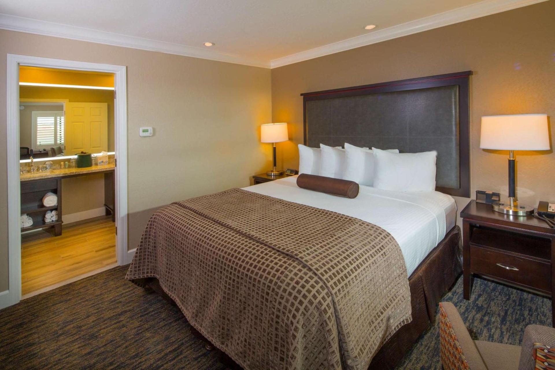 Best Western Plus Humboldt Bay Inn photo 23