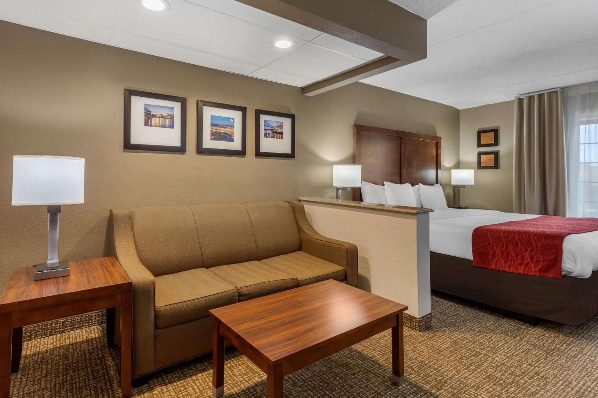 Comfort Inn & Suites Hamilton Place photo 21