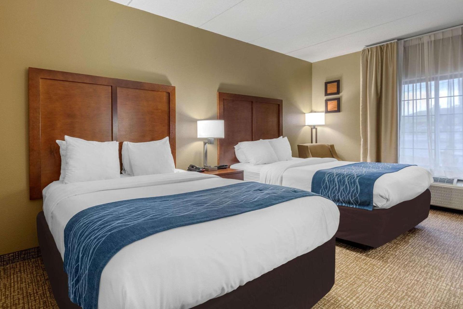 Comfort Inn & Suites Hamilton Place photo 26