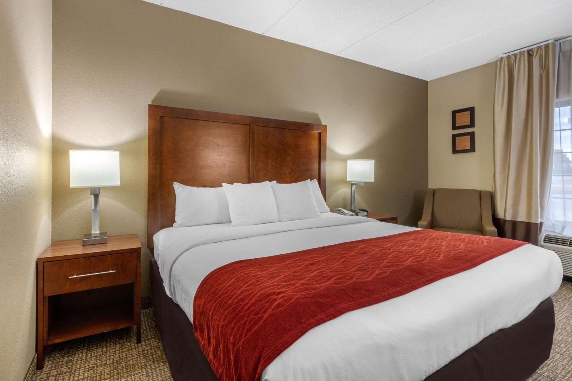 Comfort Inn & Suites Hamilton Place photo 24
