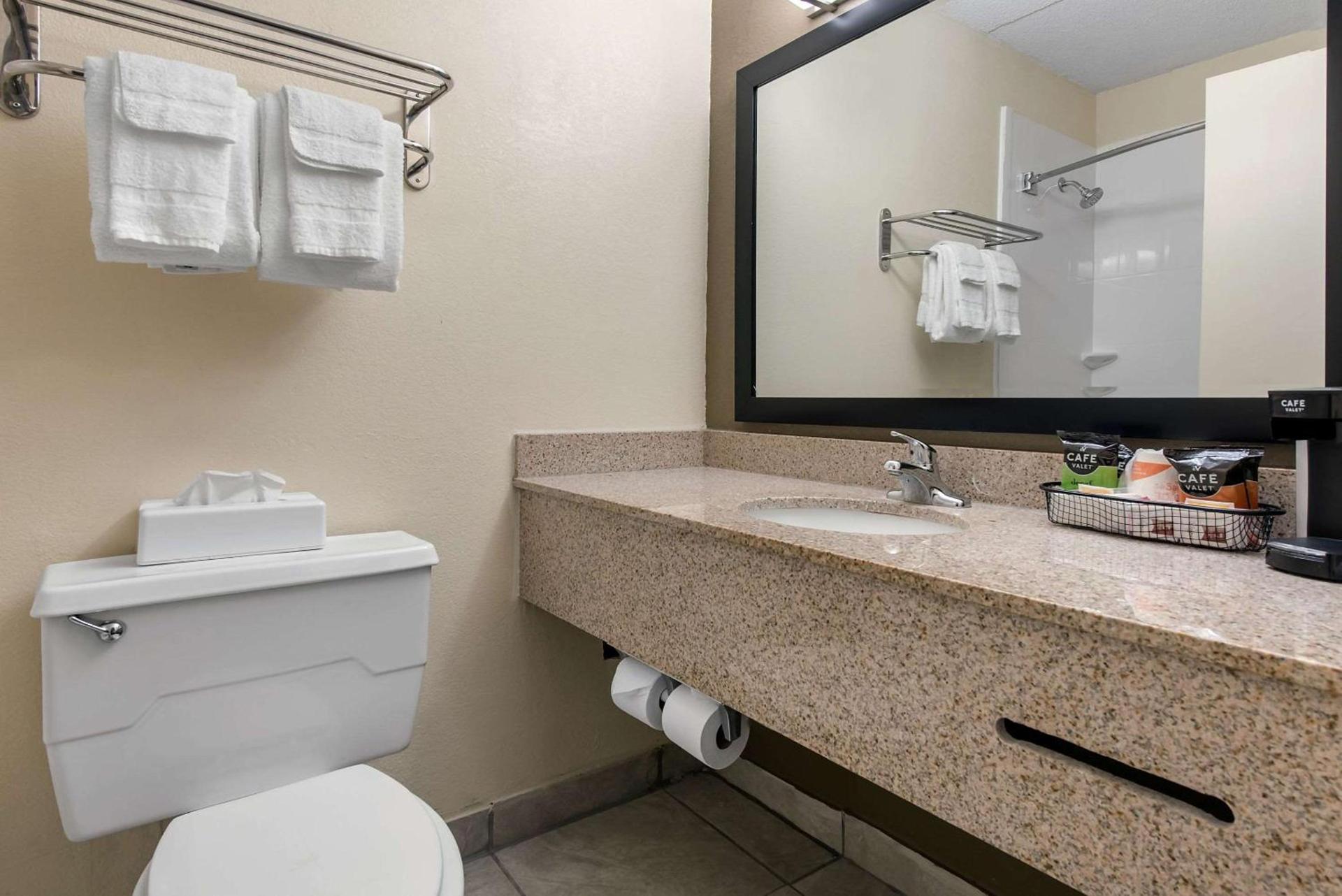 Quality Inn & Suites Lafayette I-65 photo 11