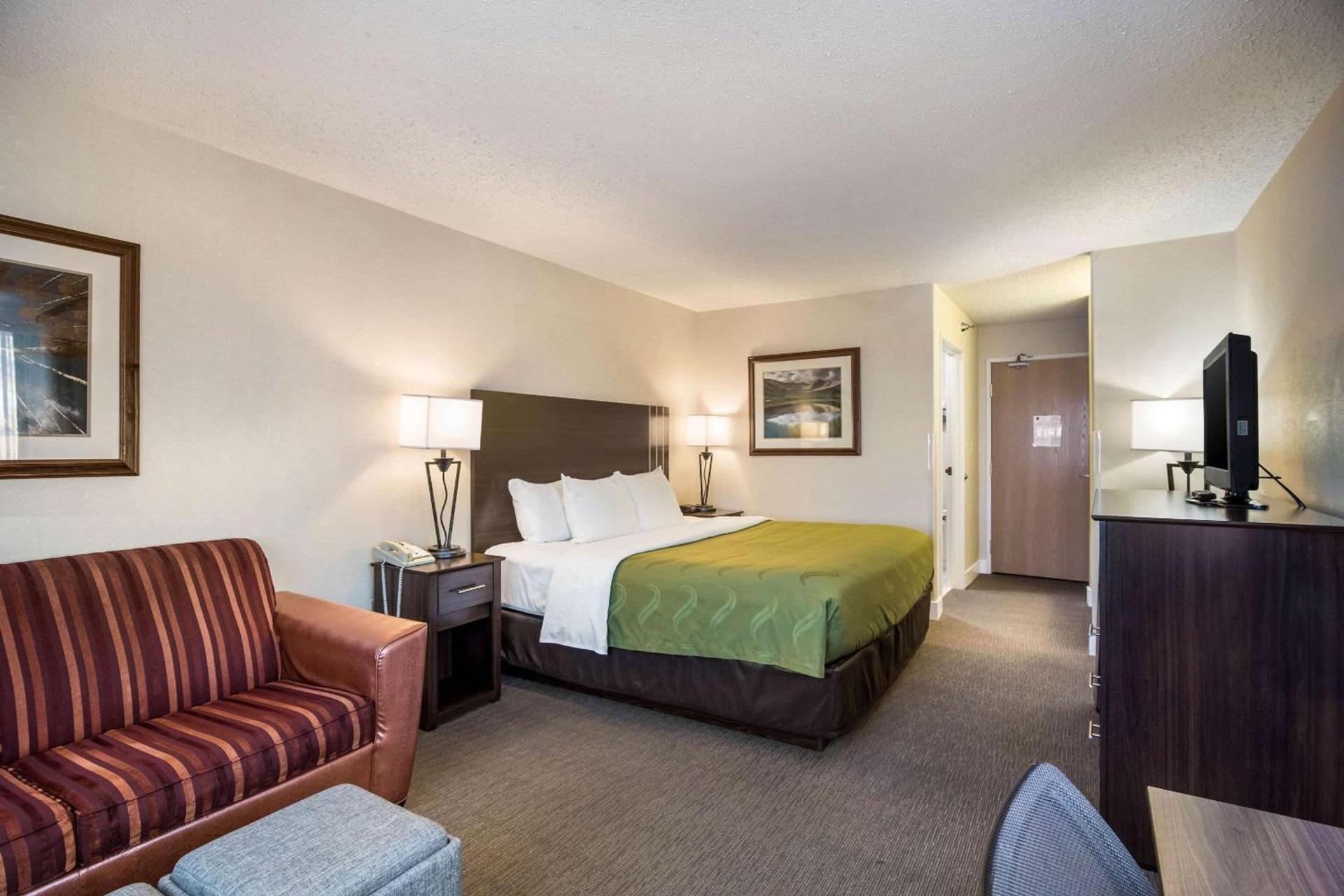 Quality Inn & Suites Pueblo West photo 8