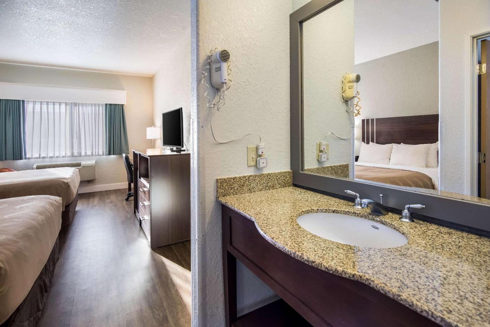 Quality Inn & Suites Pueblo West photo 23