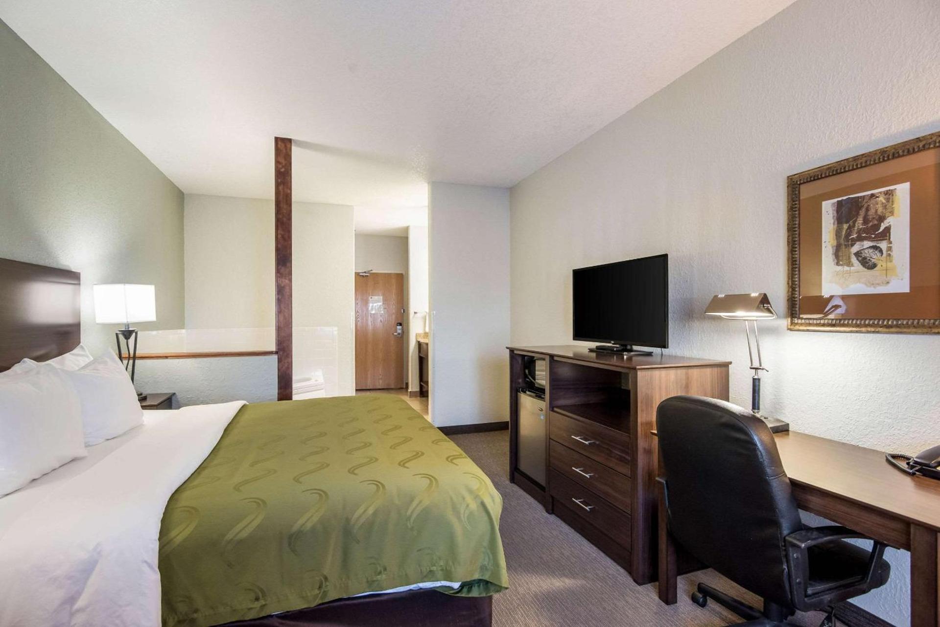 Quality Inn & Suites Pueblo West photo 27